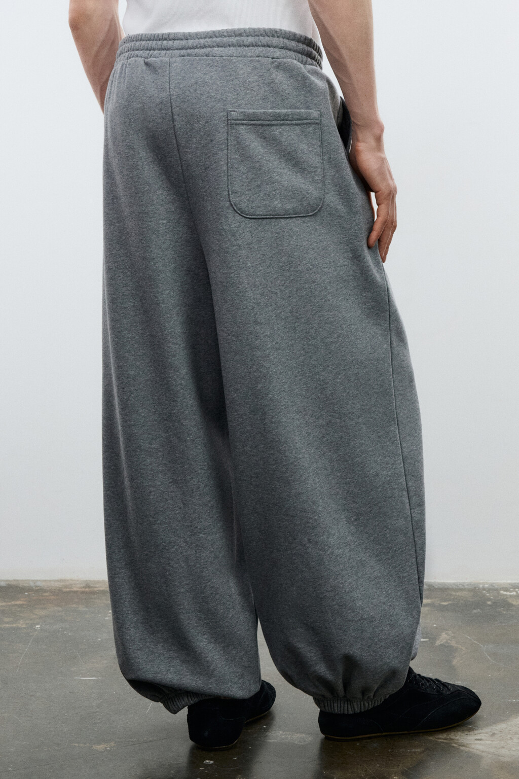 Брюки-джоггеры со средней посадкой - цвет серый - 4