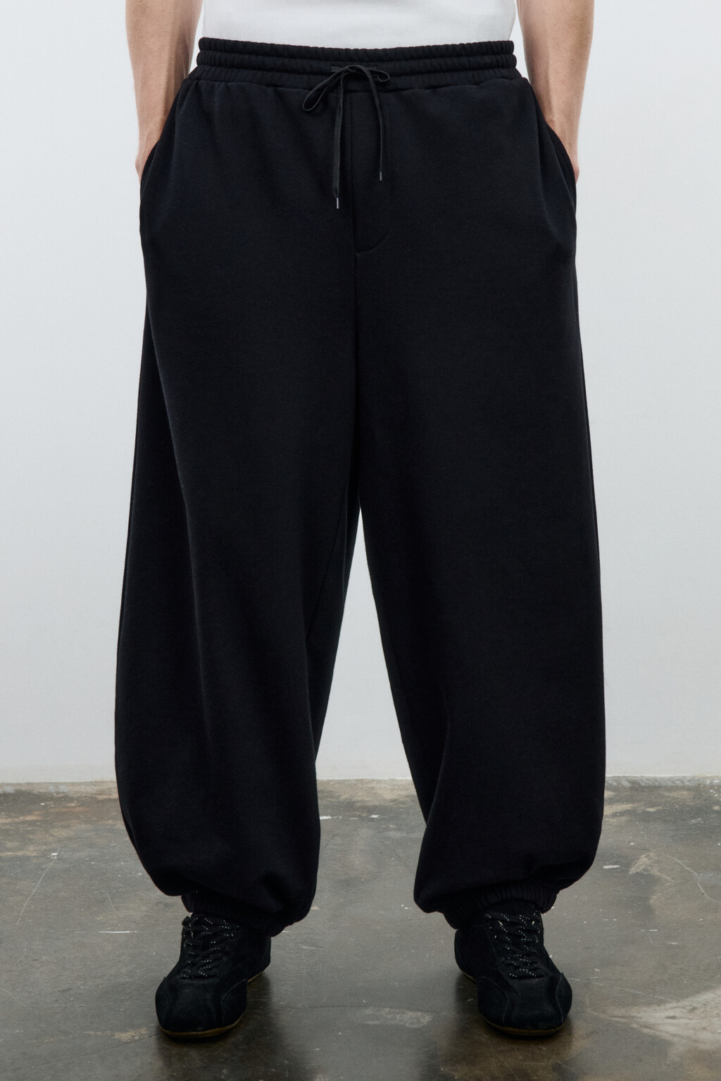 Брюки-джоггеры со средней посадкой - цвет черный - 3