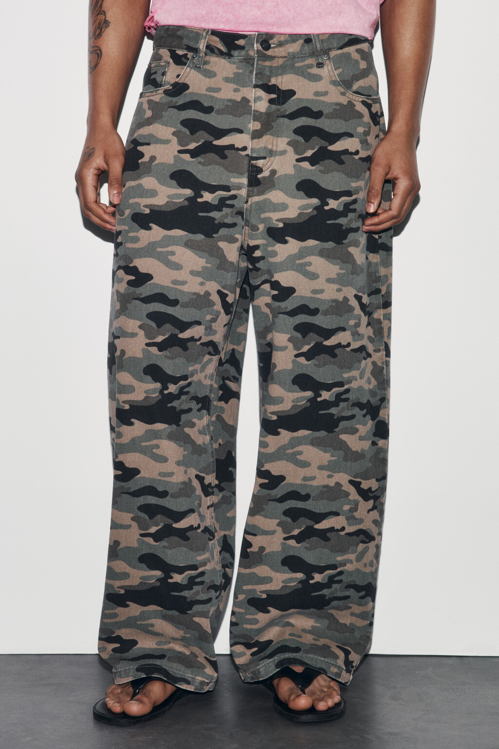 Брюки широкие хлопковые с принтом хаки - цвет мультиколор - 2