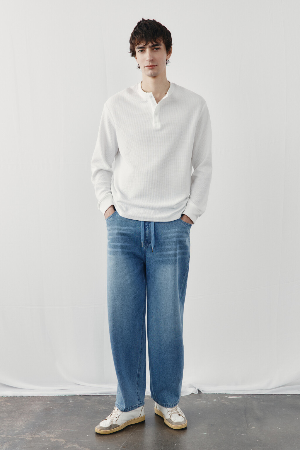 Джинсы baggy fit со средней посадкой на резинке - цвет голубой - 4