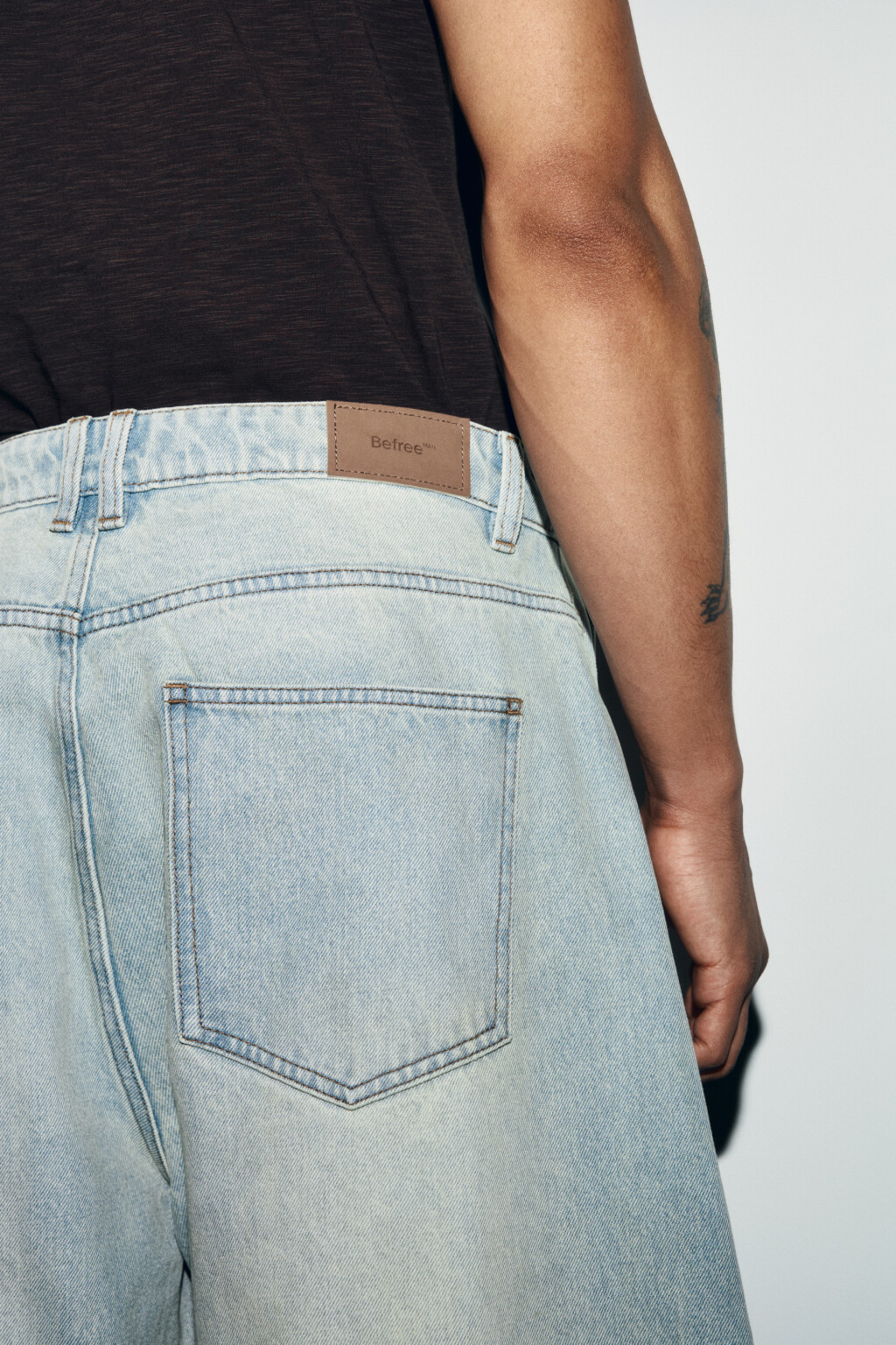 Джинсы baggy fit со средней посадкой и люверсами - цвет голубой - 8