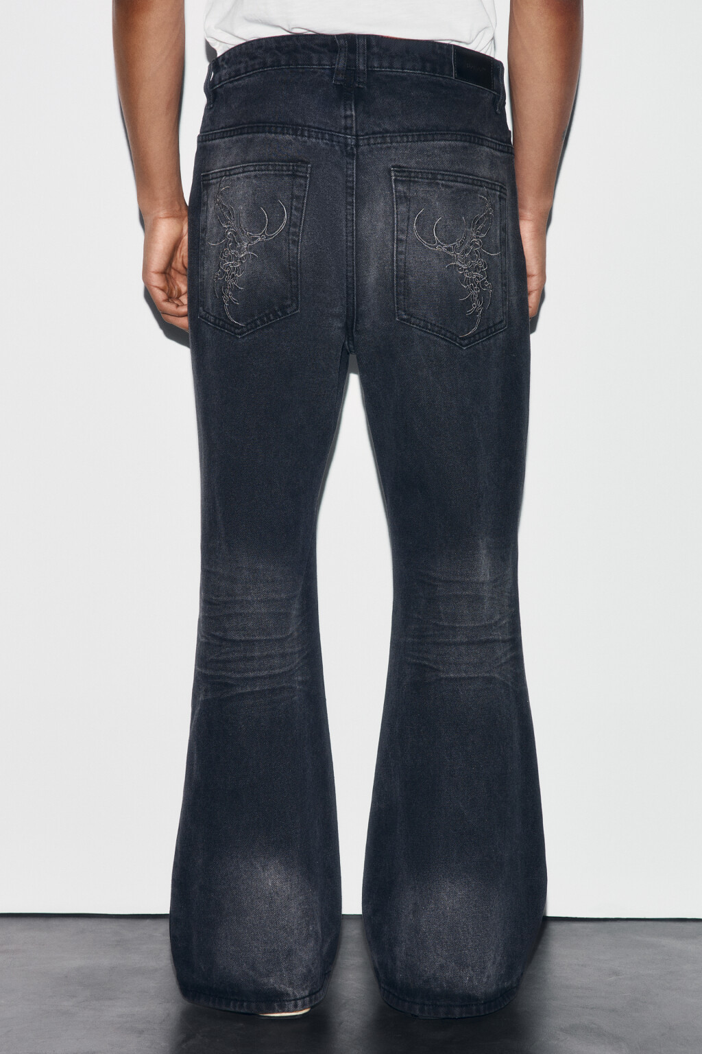 Джинсы клеш со средней посадкой потертые - цвет серый - 3