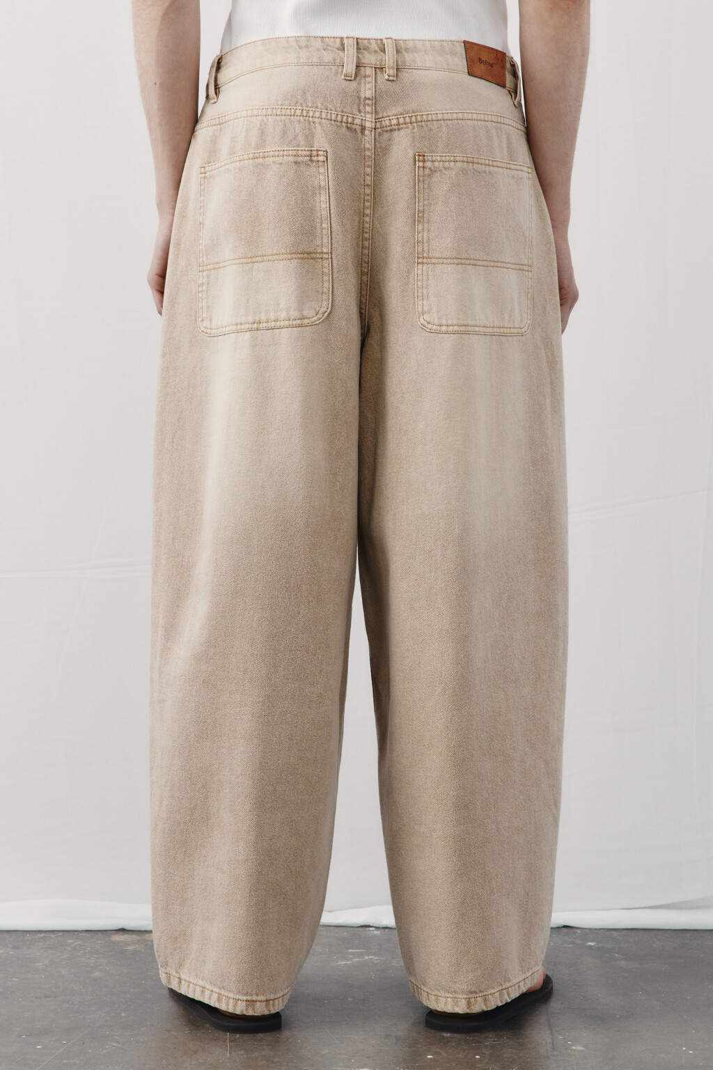 Джинсы широкие со средней посадкой - цвет бежевый - 4
