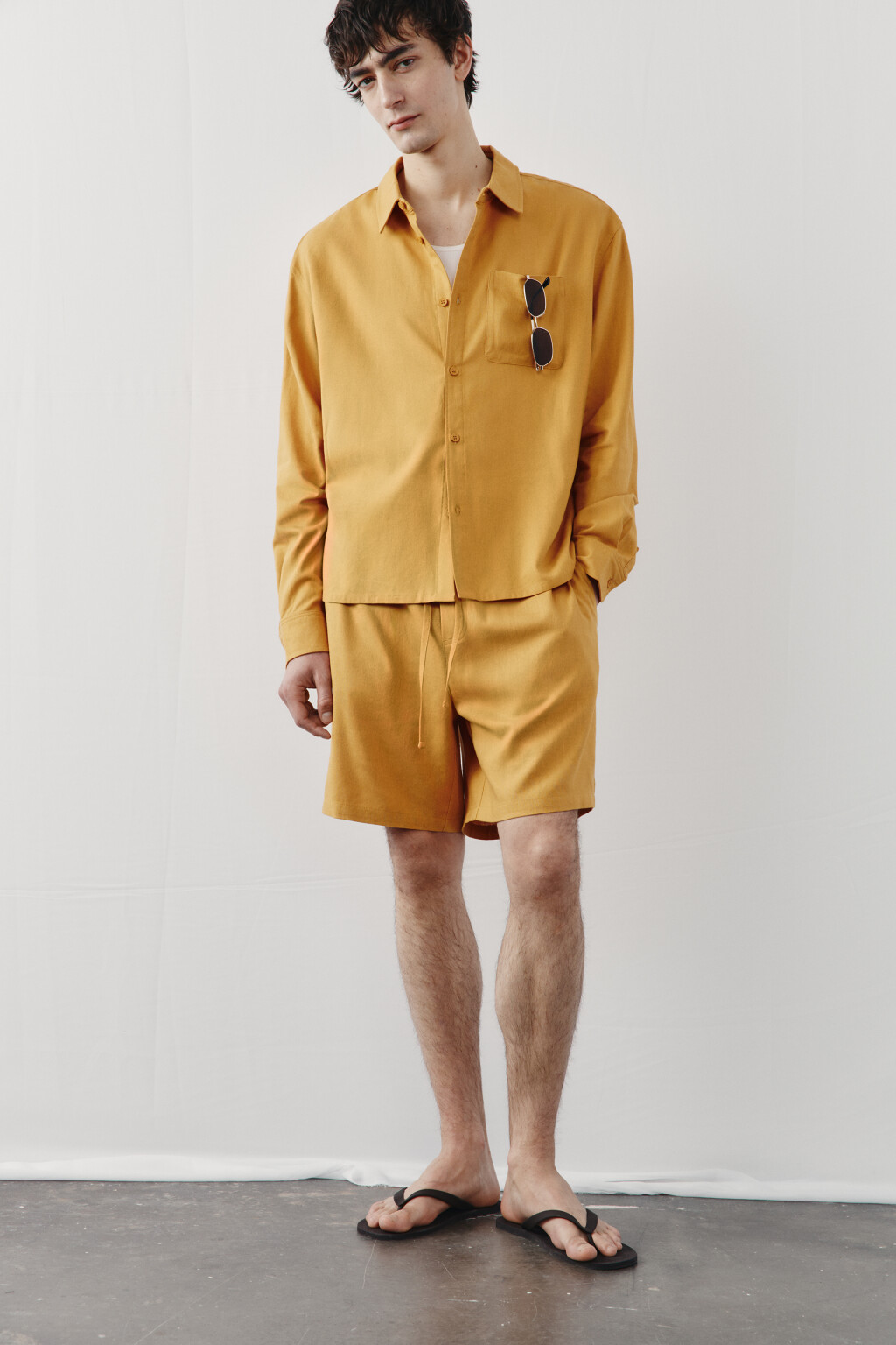 Шорты вискозные со льном на завязках - цвет желтый - 1