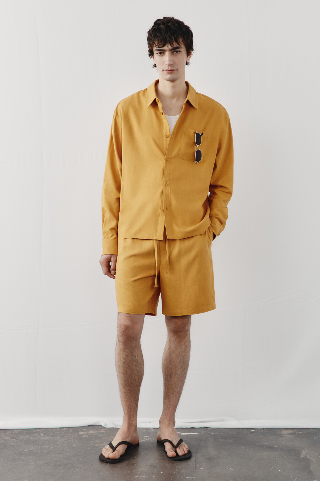 Шорты вискозные со льном на завязках - цвет желтый - 4