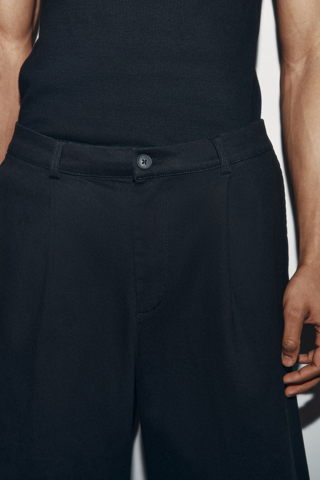 Шорты-бермуды костюмные со средней посадкой - цвет черный - 5