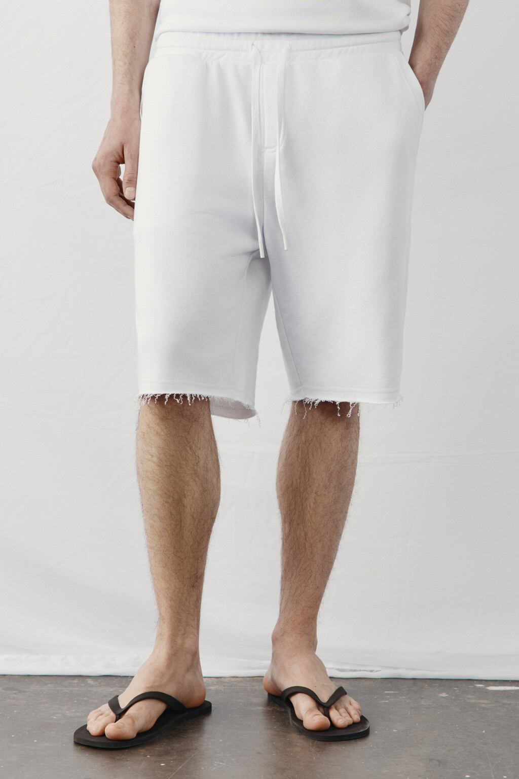 Шорты хлопковые со средней посадкой на завязках - цвет белый - 2