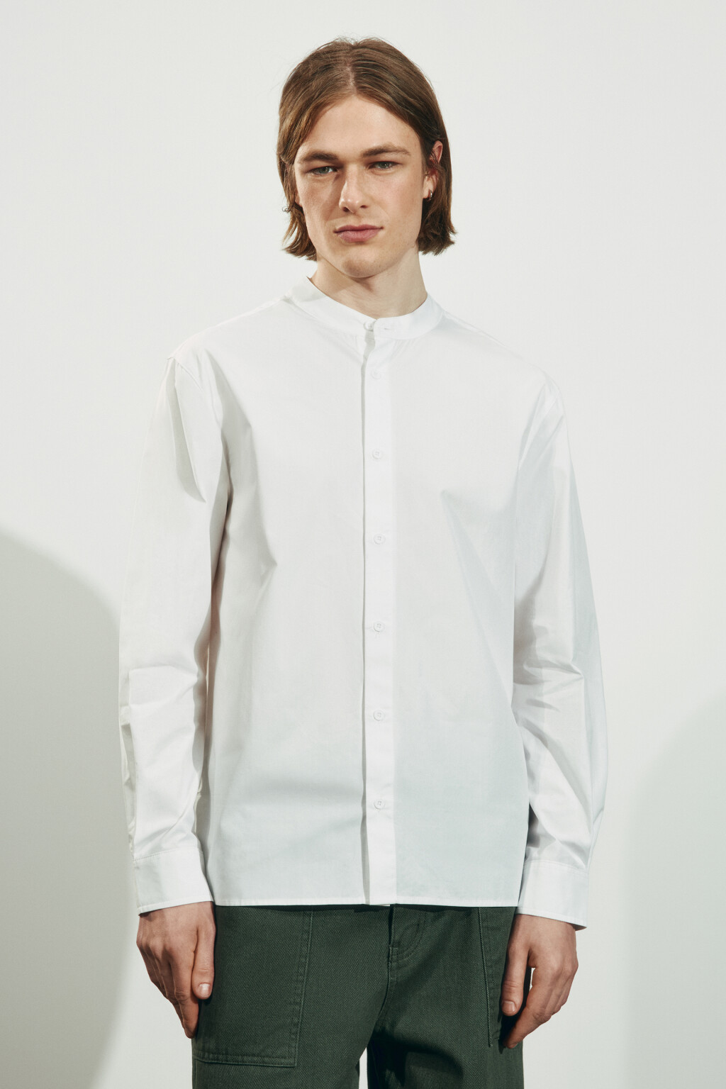 Рубашка хлопковая прямая с воротником-стойкой - цвет белый - 3