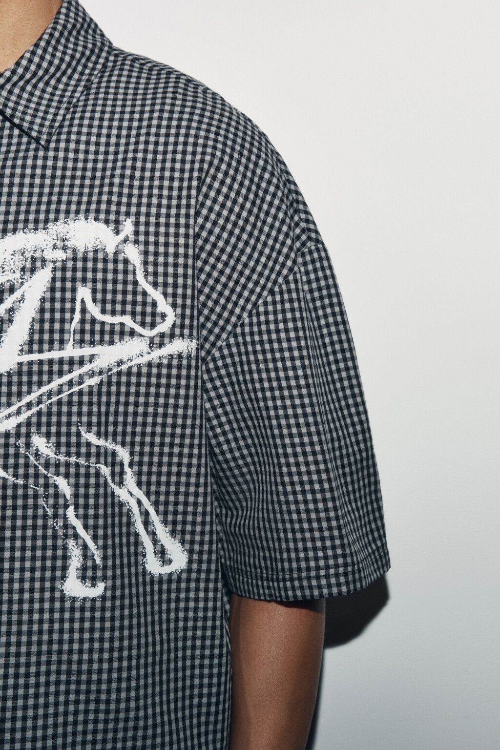 Рубашка в клетку с коротким рукавом и принтом - цвет серый - 6