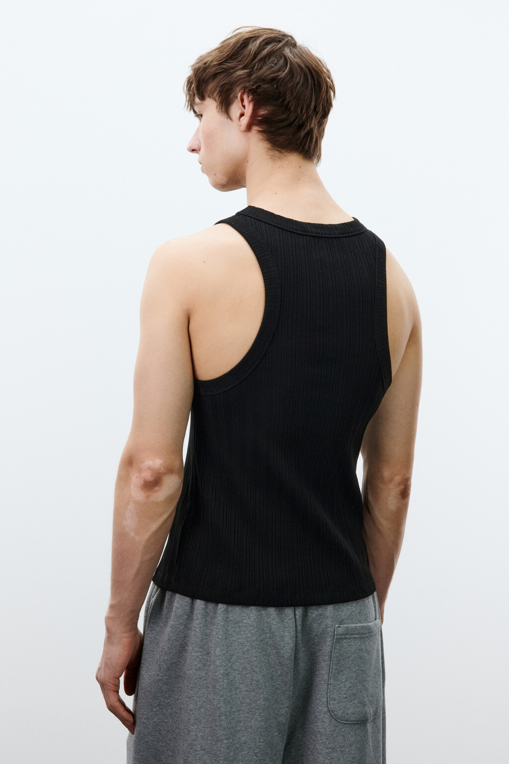 Майка-топ хлопковая приталенная в рубчик - цвет черный - 3