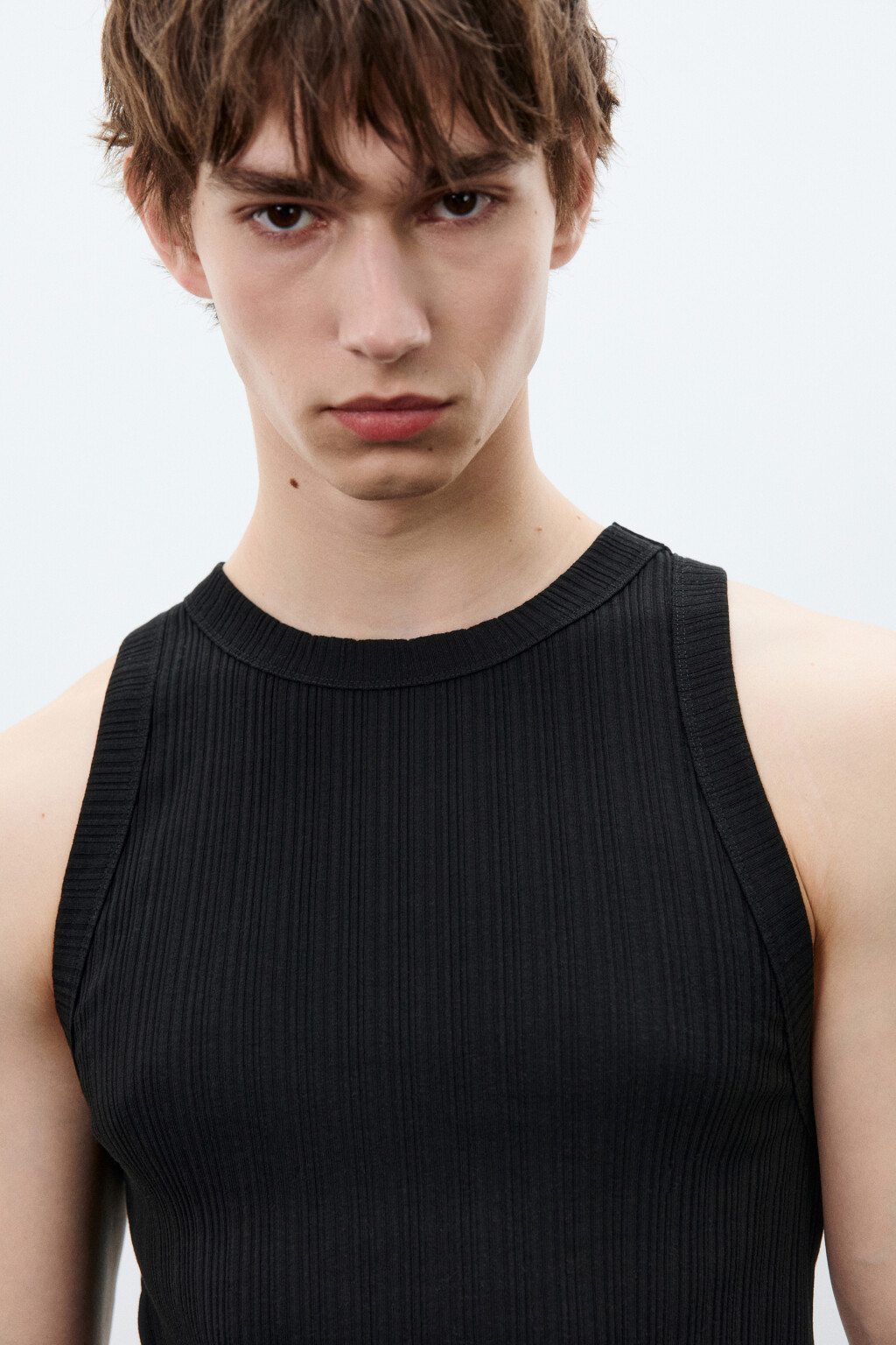 Майка-топ хлопковая приталенная в рубчик - цвет черный - 4