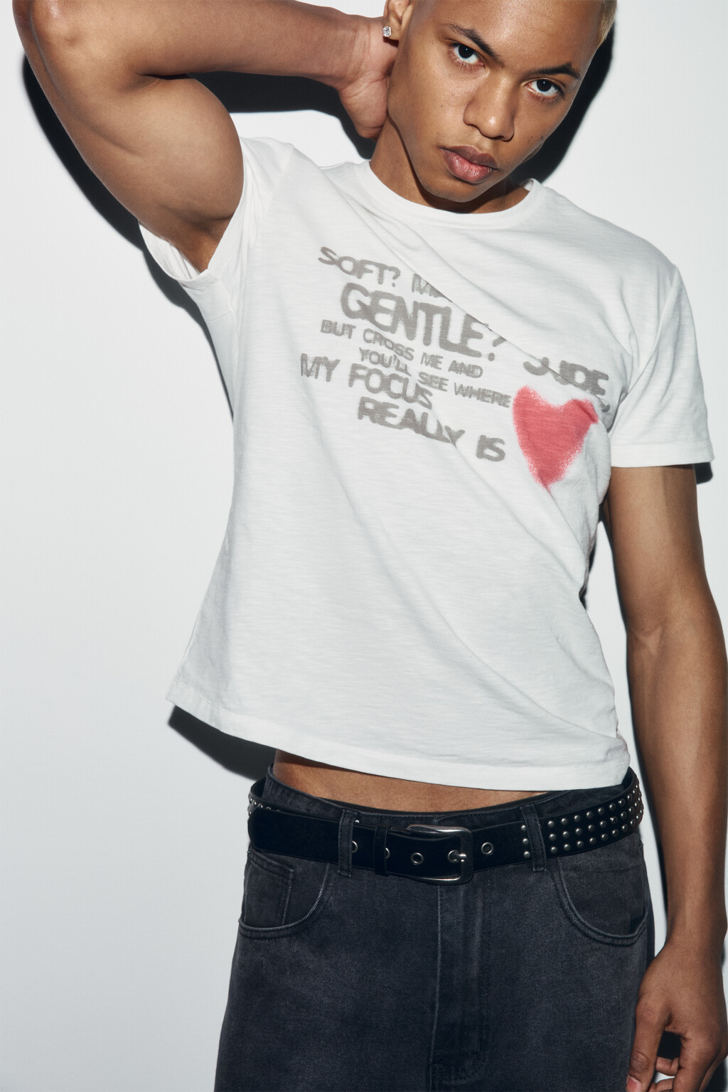 Футболка приталенная с принтом - цвет белый - 1