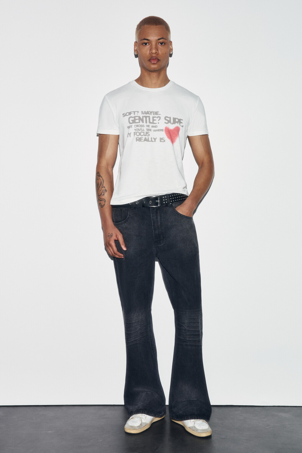 Футболка приталенная с принтом - цвет белый - 4