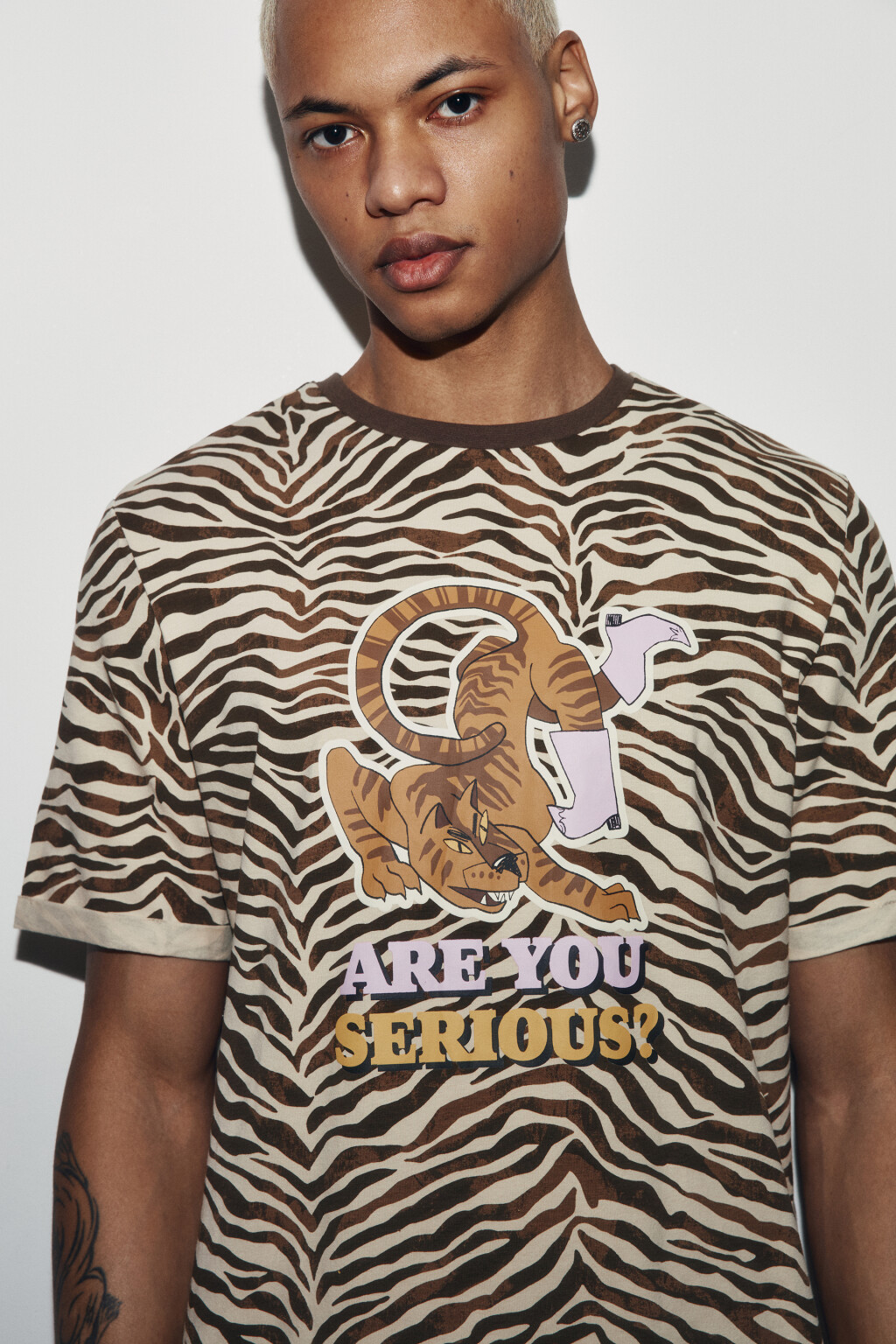 Футболка прямая с принтом - цвет коричневый - 5