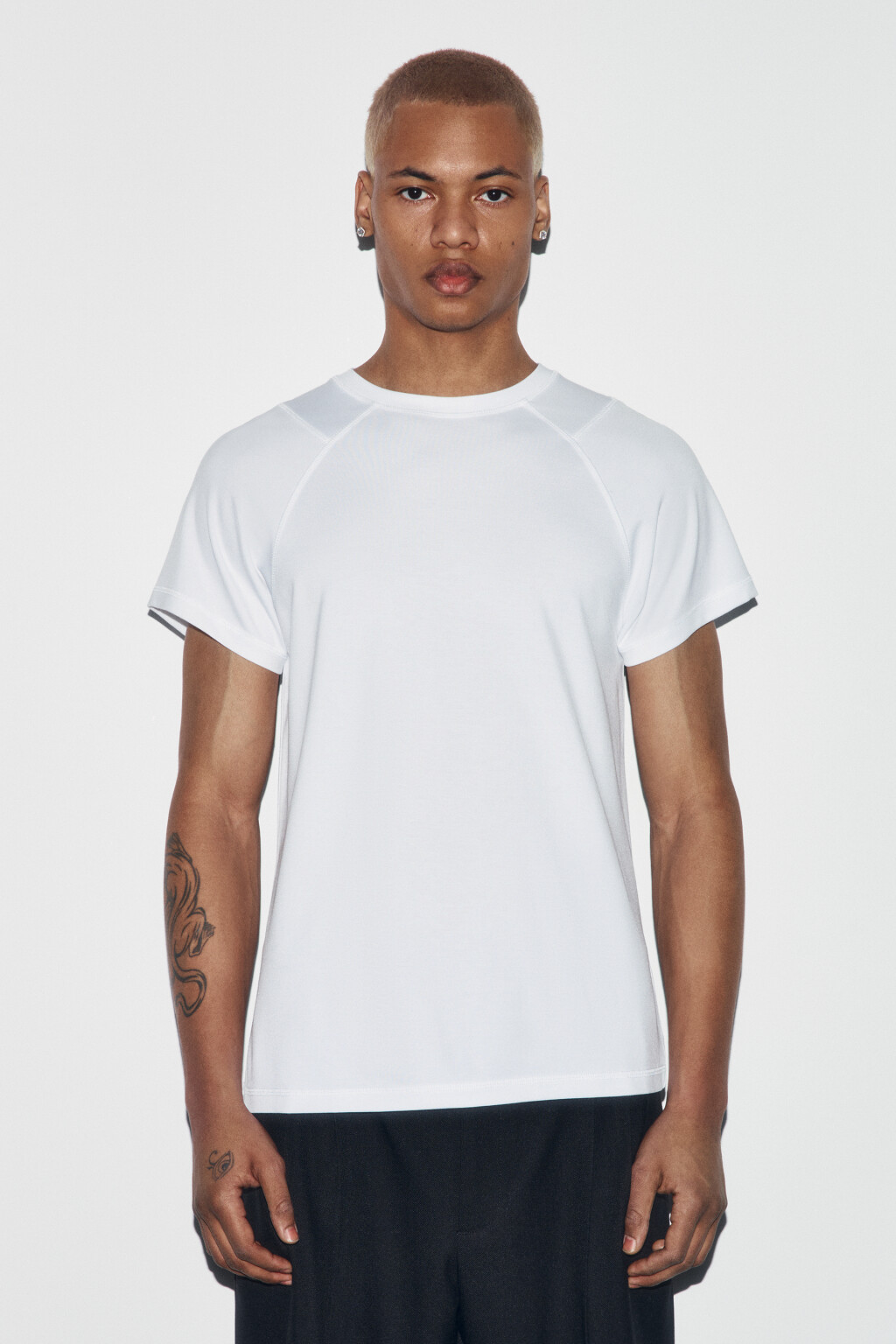 Футболка облегающая базовая с вискозой - цвет белый - 2