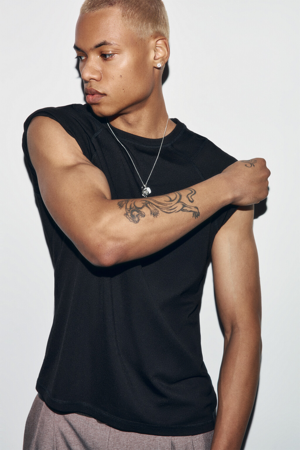 Футболка облегающая базовая с вискозой - цвет черный - 1