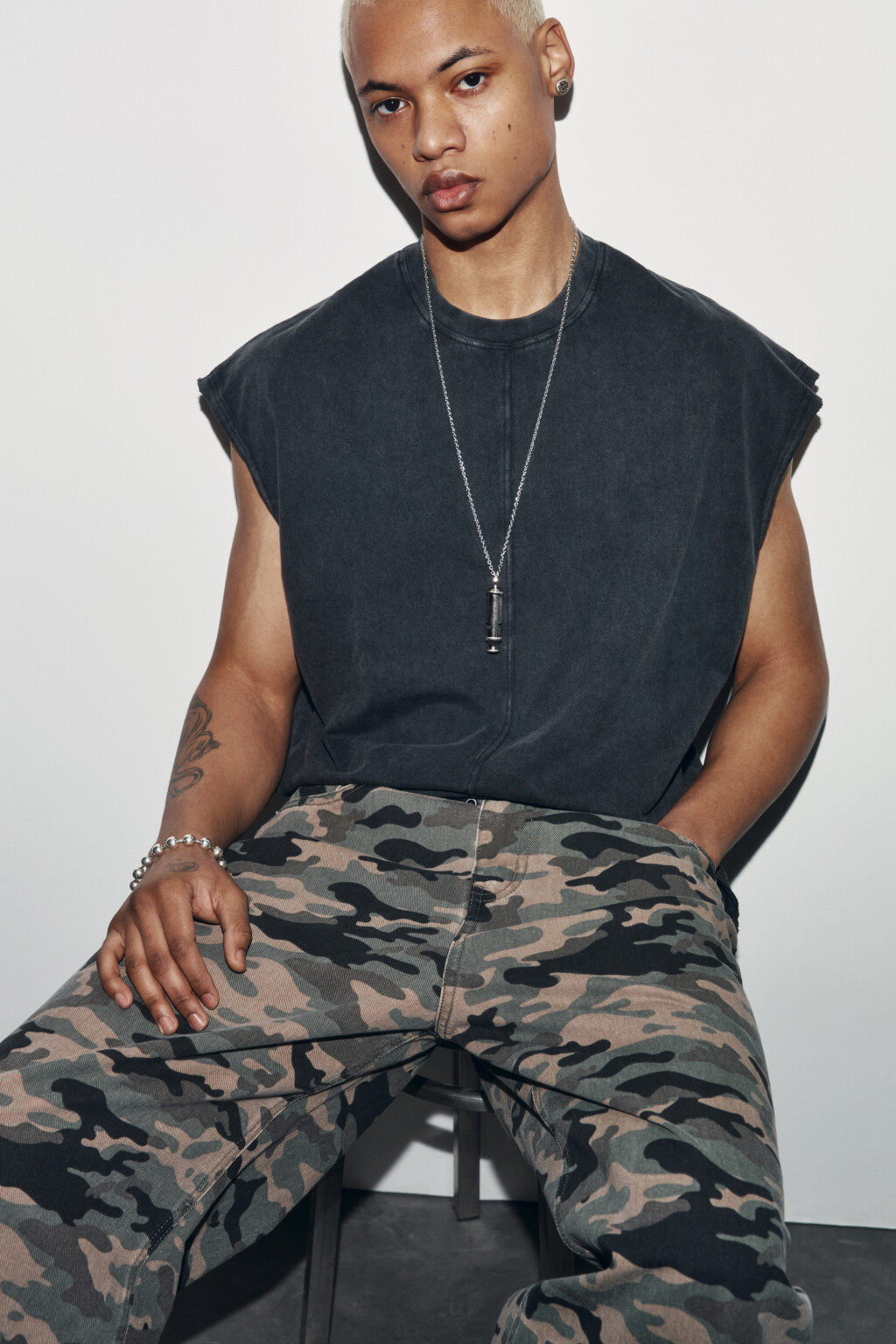 Майка-топ хлопковая с обрезанными рукавами - цвет черный - 1