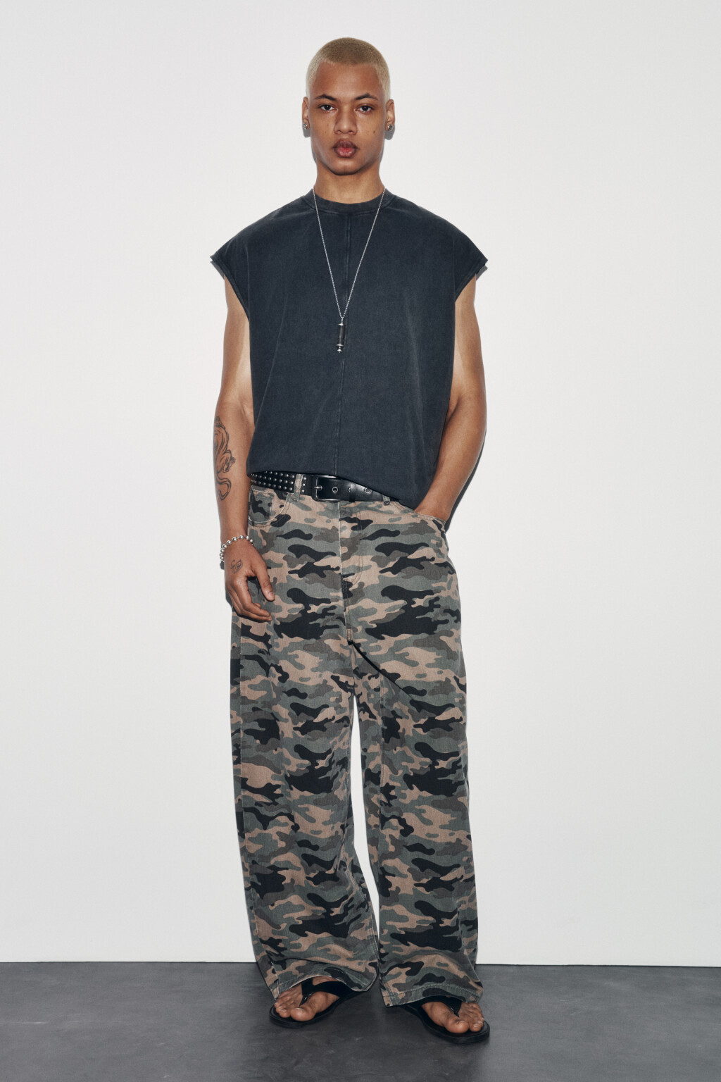 Майка-топ хлопковая с обрезанными рукавами - цвет черный - 4