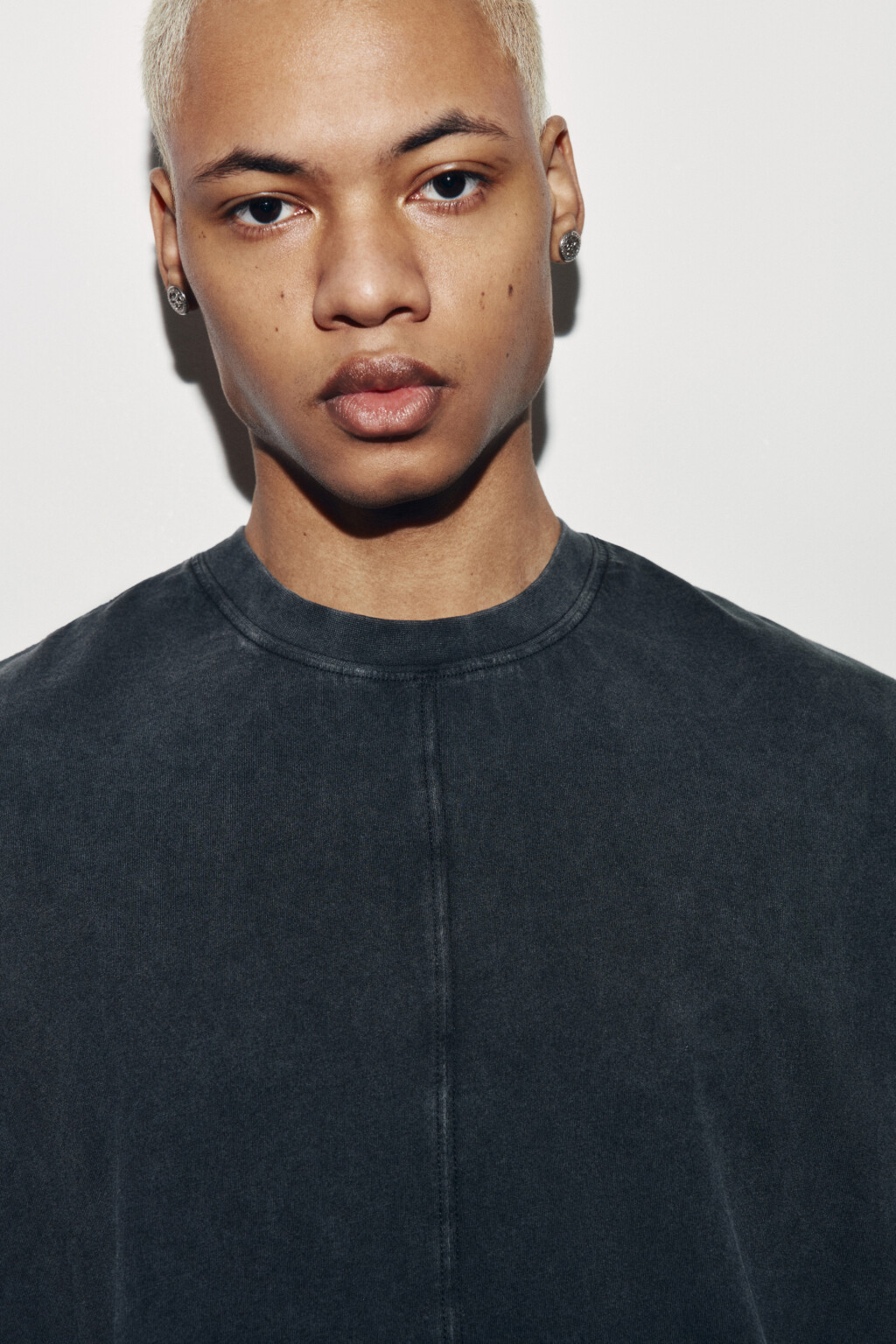 Майка-топ хлопковая с обрезанными рукавами - цвет черный - 5