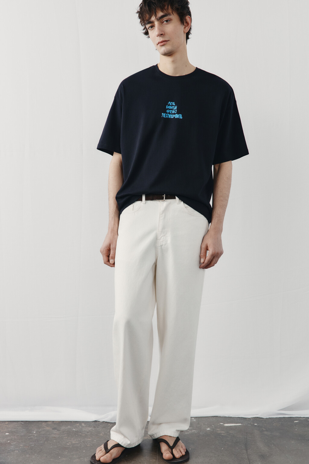 Футболка хлопковая с надписью - цвет черный - 1