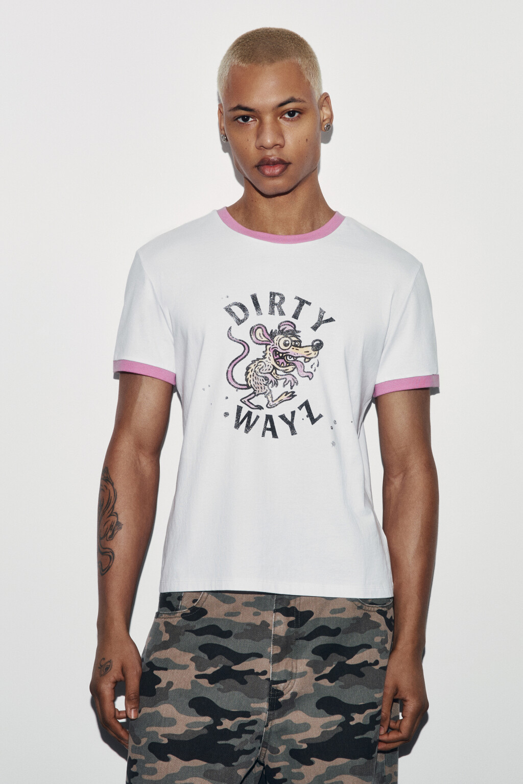 Футболка хлопковая облегающая с принтом и кантом - цвет белый - 3