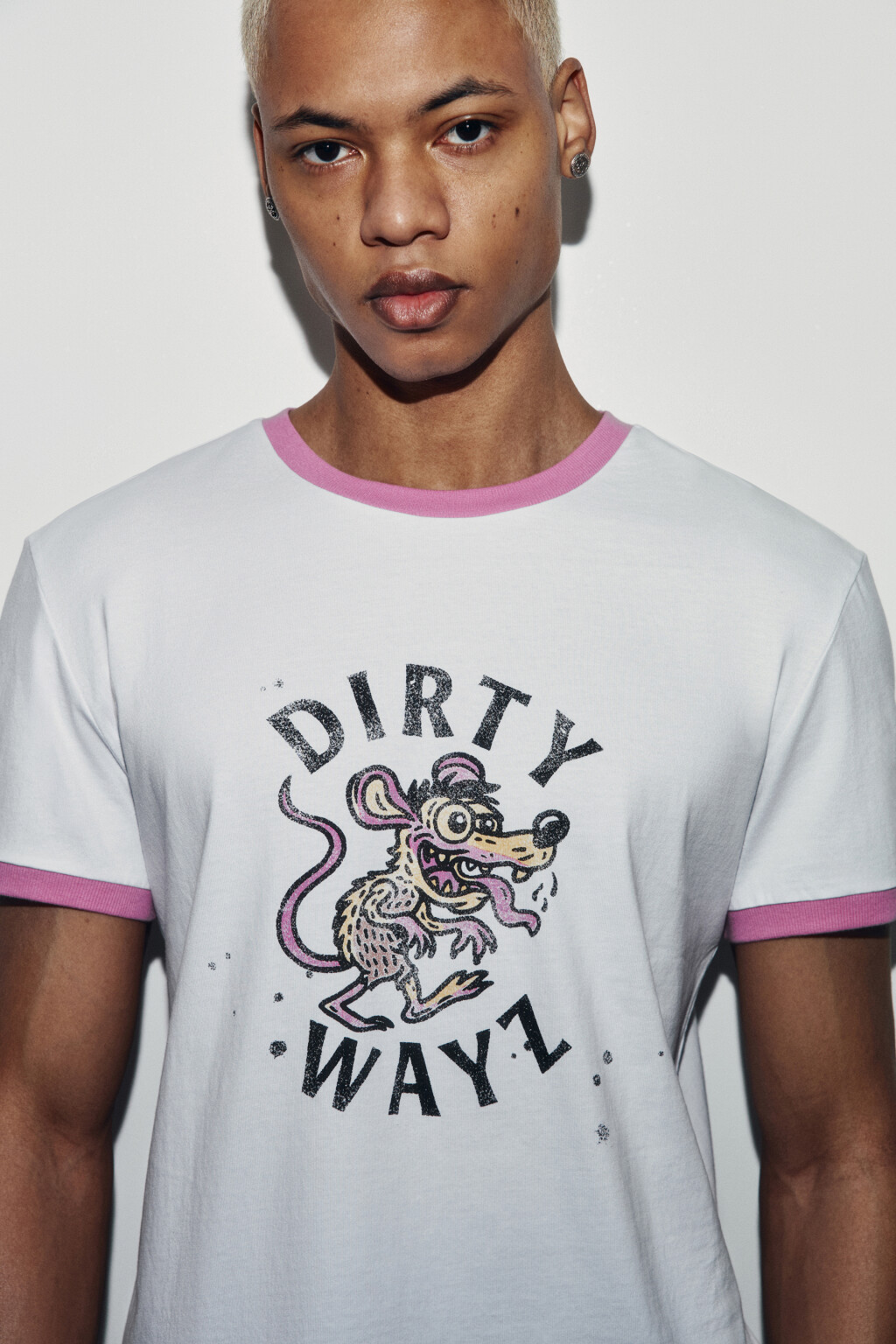 Футболка хлопковая облегающая с принтом и кантом - цвет белый - 6