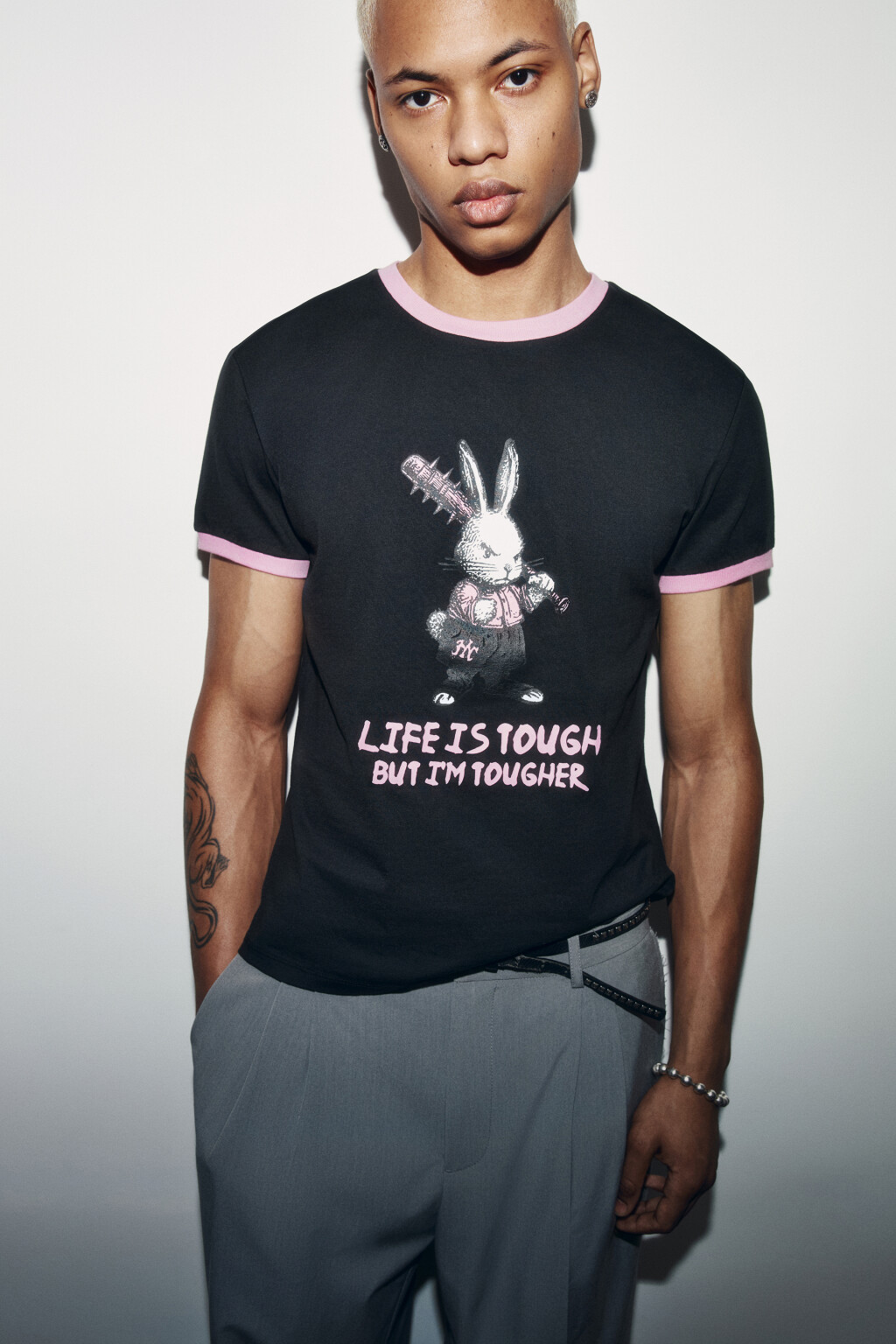 Футболка хлопковая облегающая с принтом и кантом - цвет черный - 1