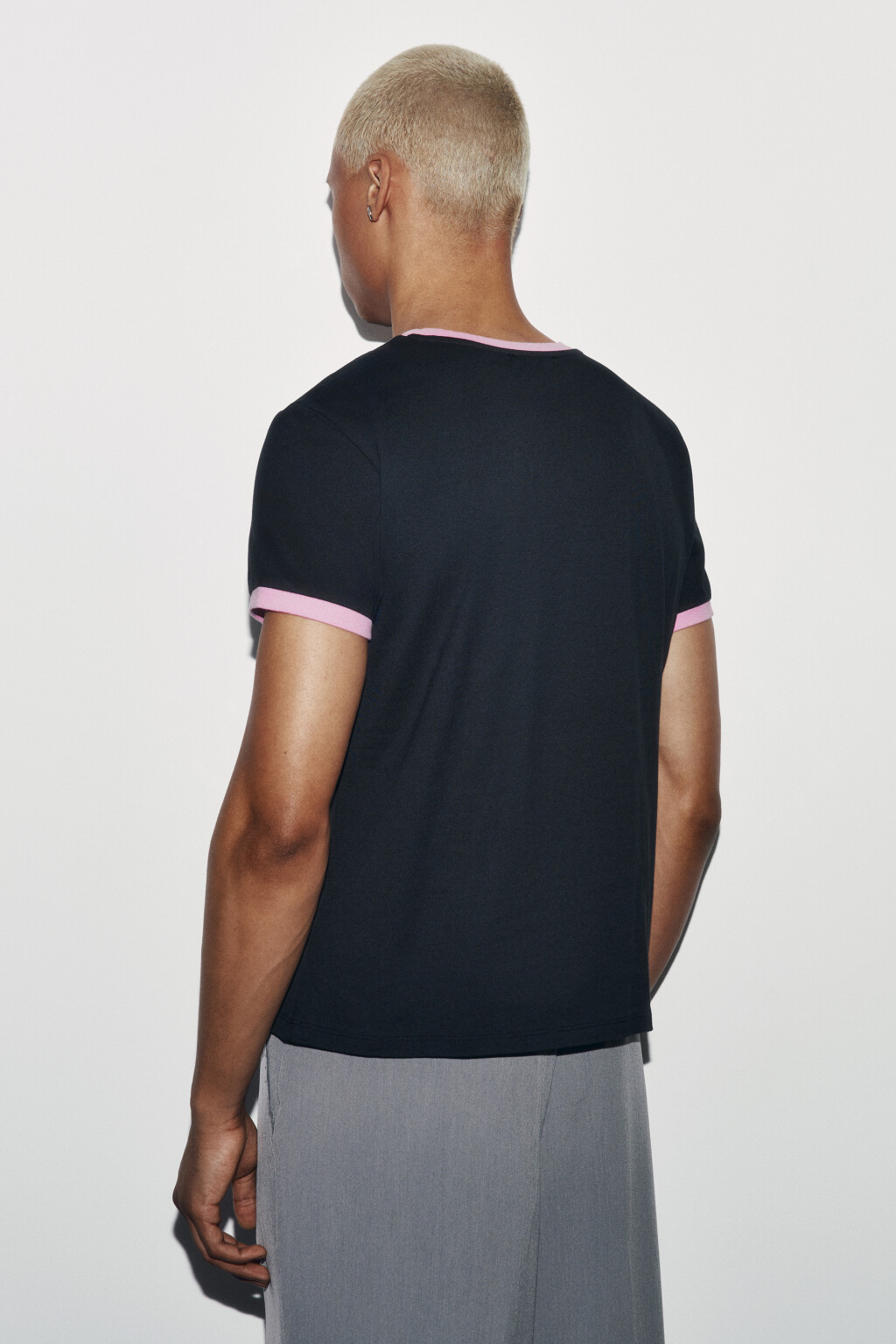 Футболка хлопковая облегающая с принтом и кантом - цвет черный - 3