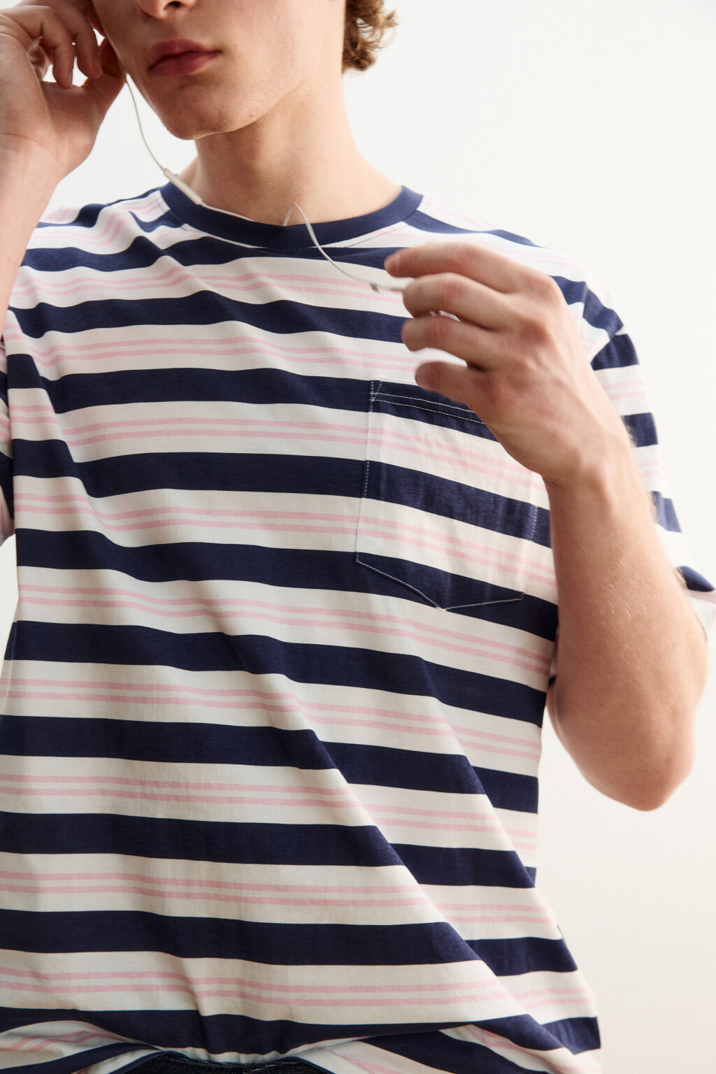 Футболка хлопковая в полоску с нагрудным карманом - цвет мультиколор - 1