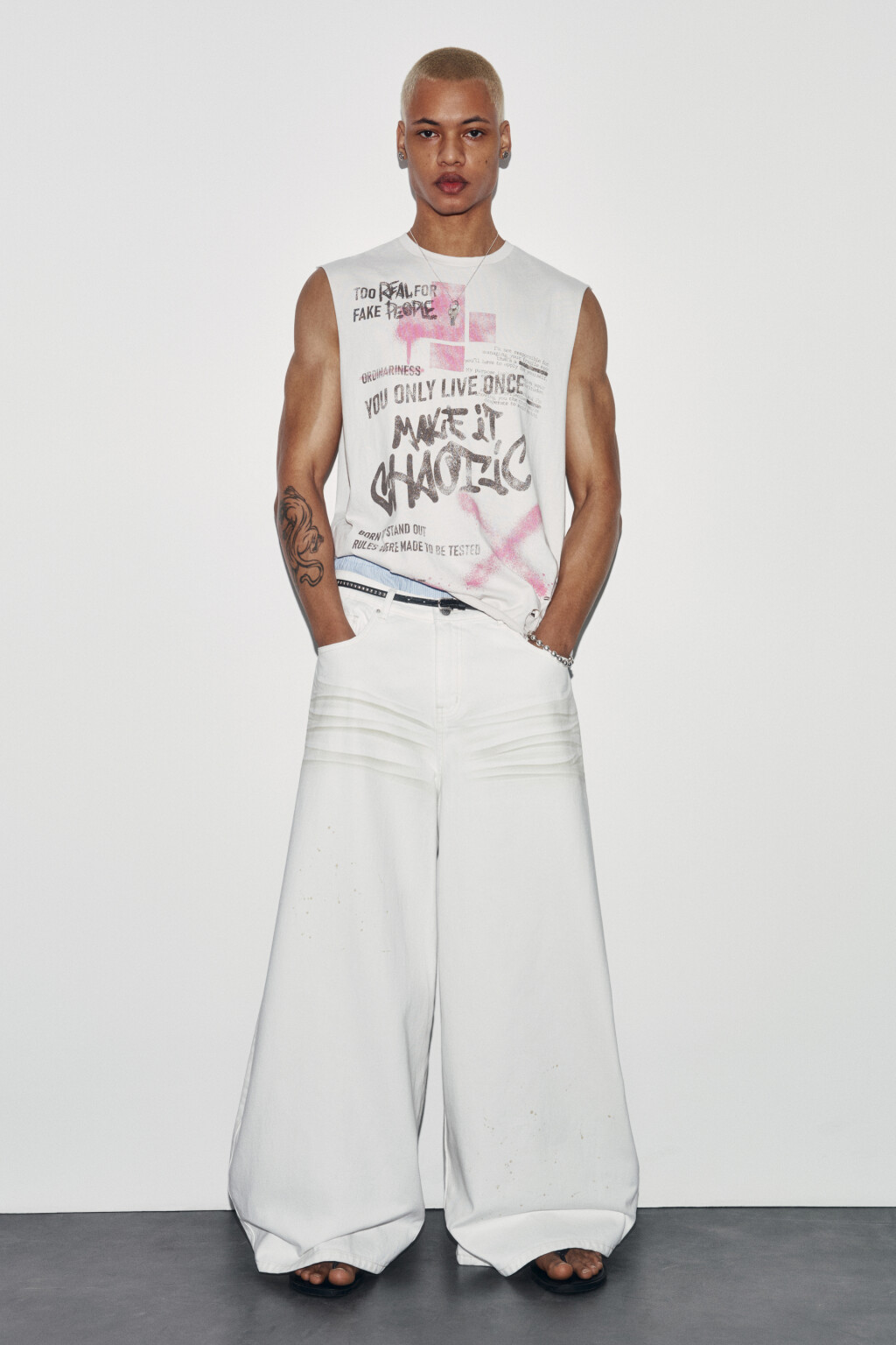 Майка хлопковая рваная с принтом - цвет бежевый - 5