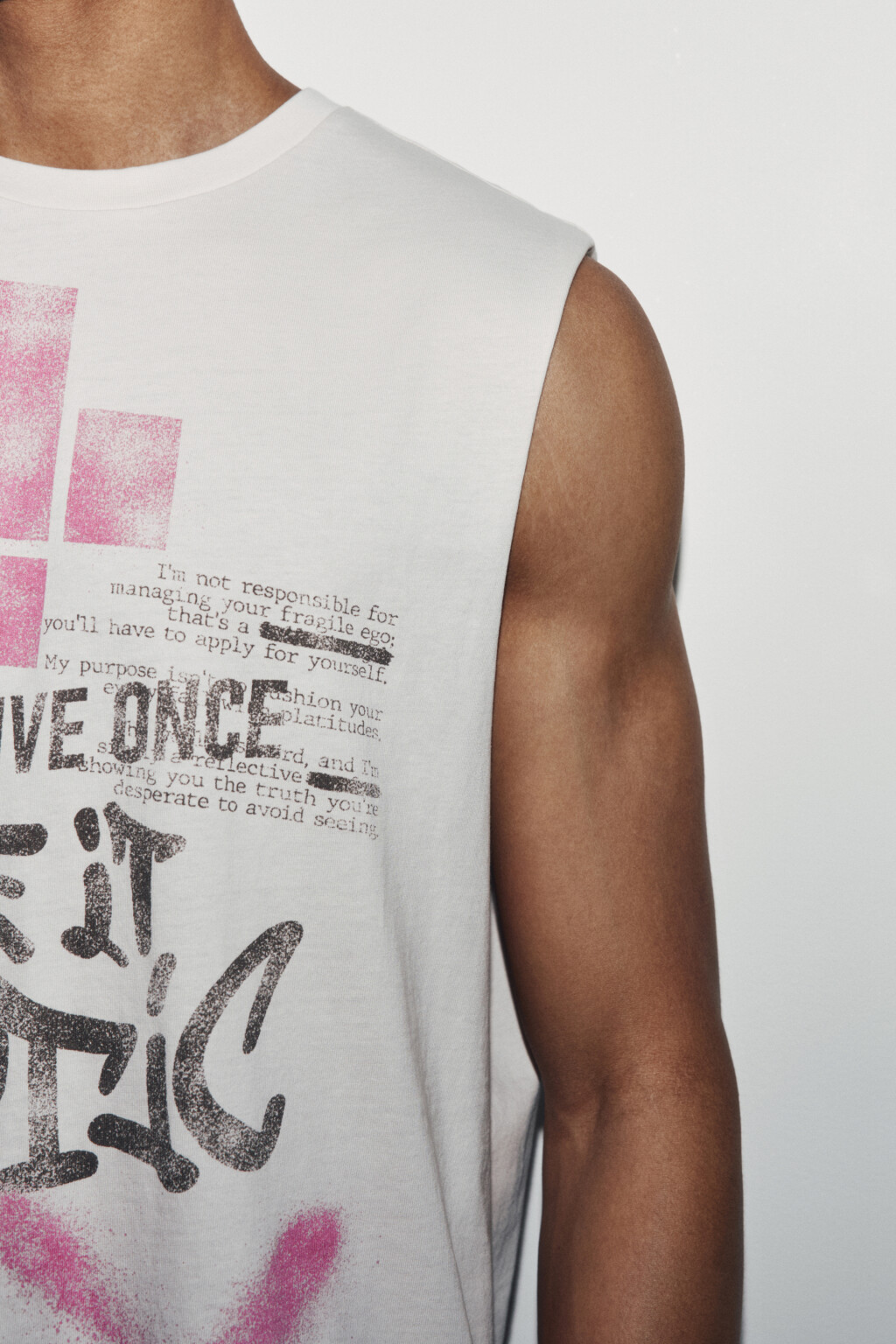 Майка хлопковая рваная с принтом - цвет бежевый - 7