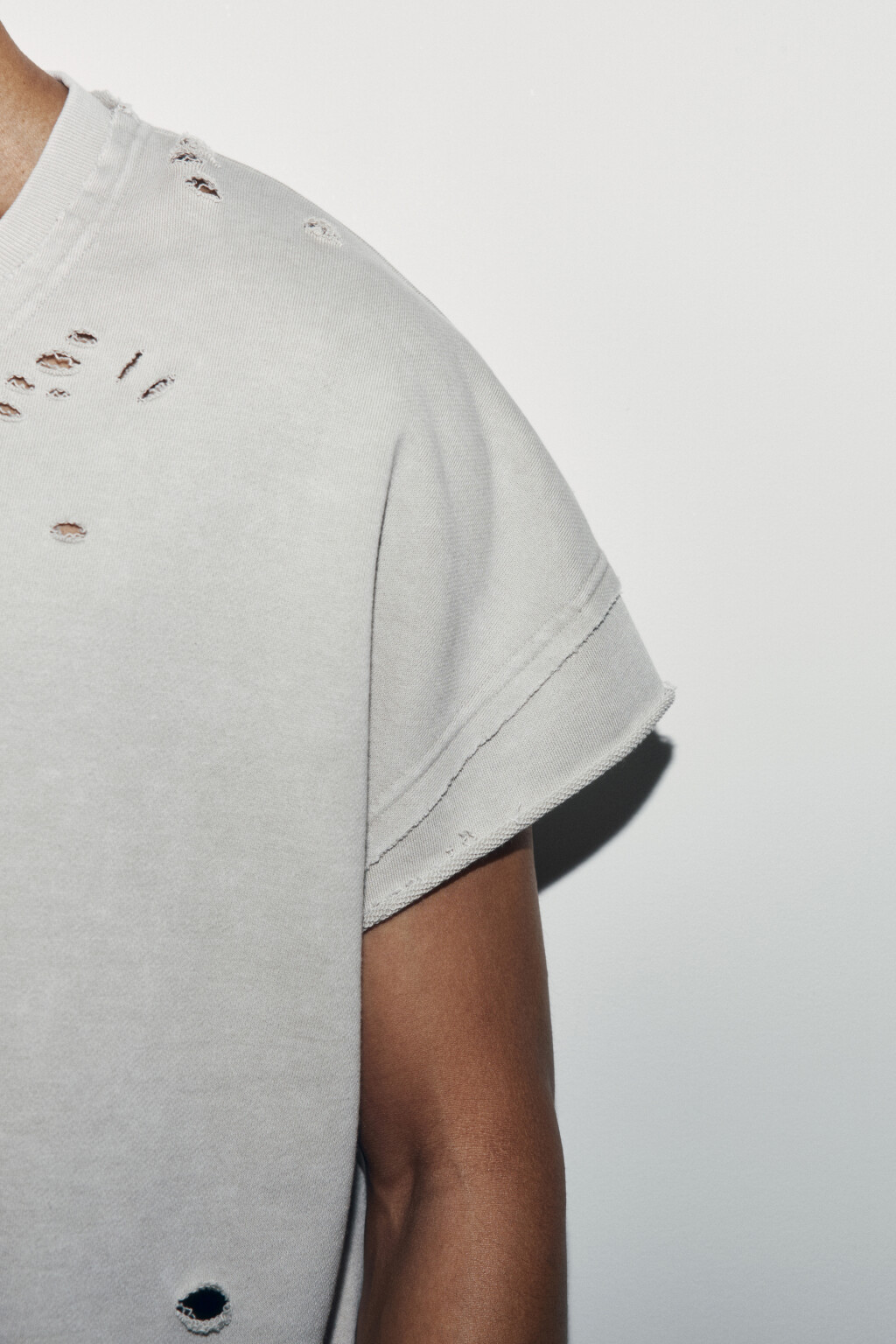 Футболка из футера рваная - цвет бежевый - 7