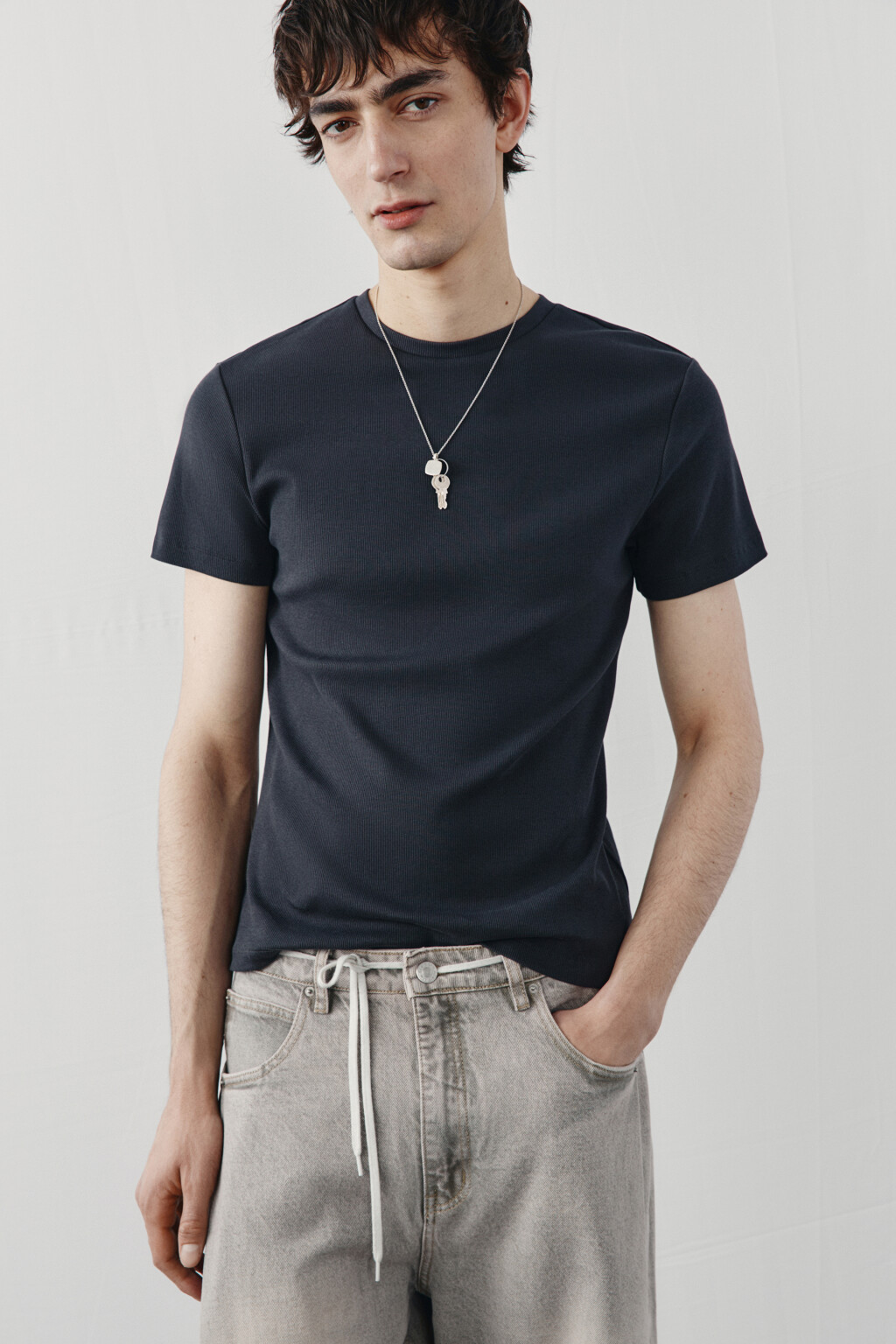 Футболка приталенная базовая в рубчик - цвет серый - 1