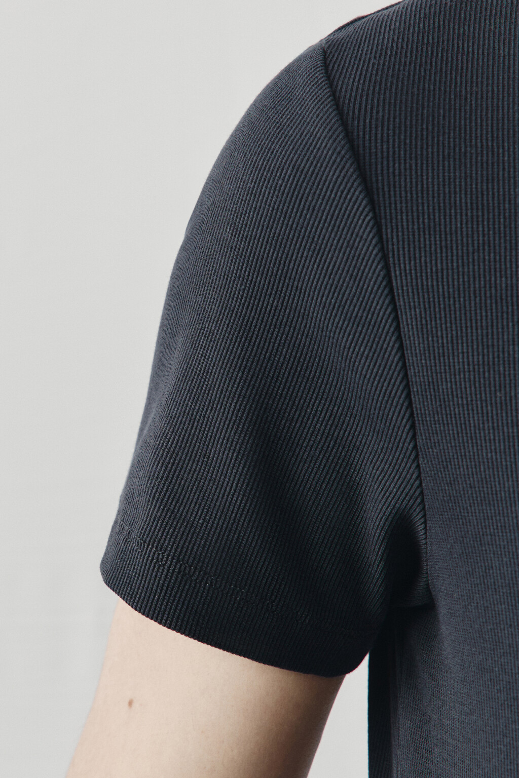 Футболка приталенная базовая в рубчик - цвет серый - 6