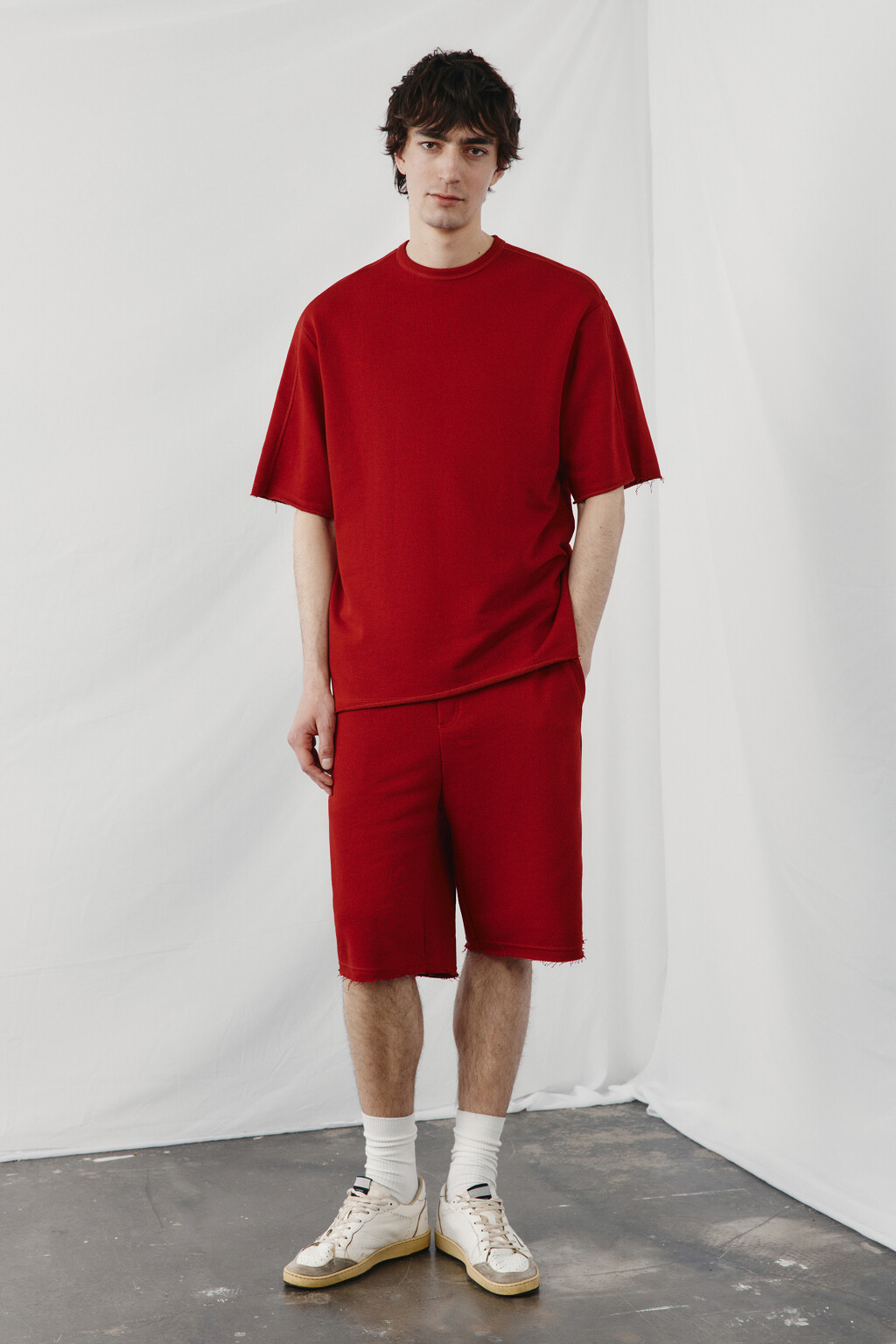 Футболка хлопковая оверсайз с необработанными краями - цвет бордовый - 4