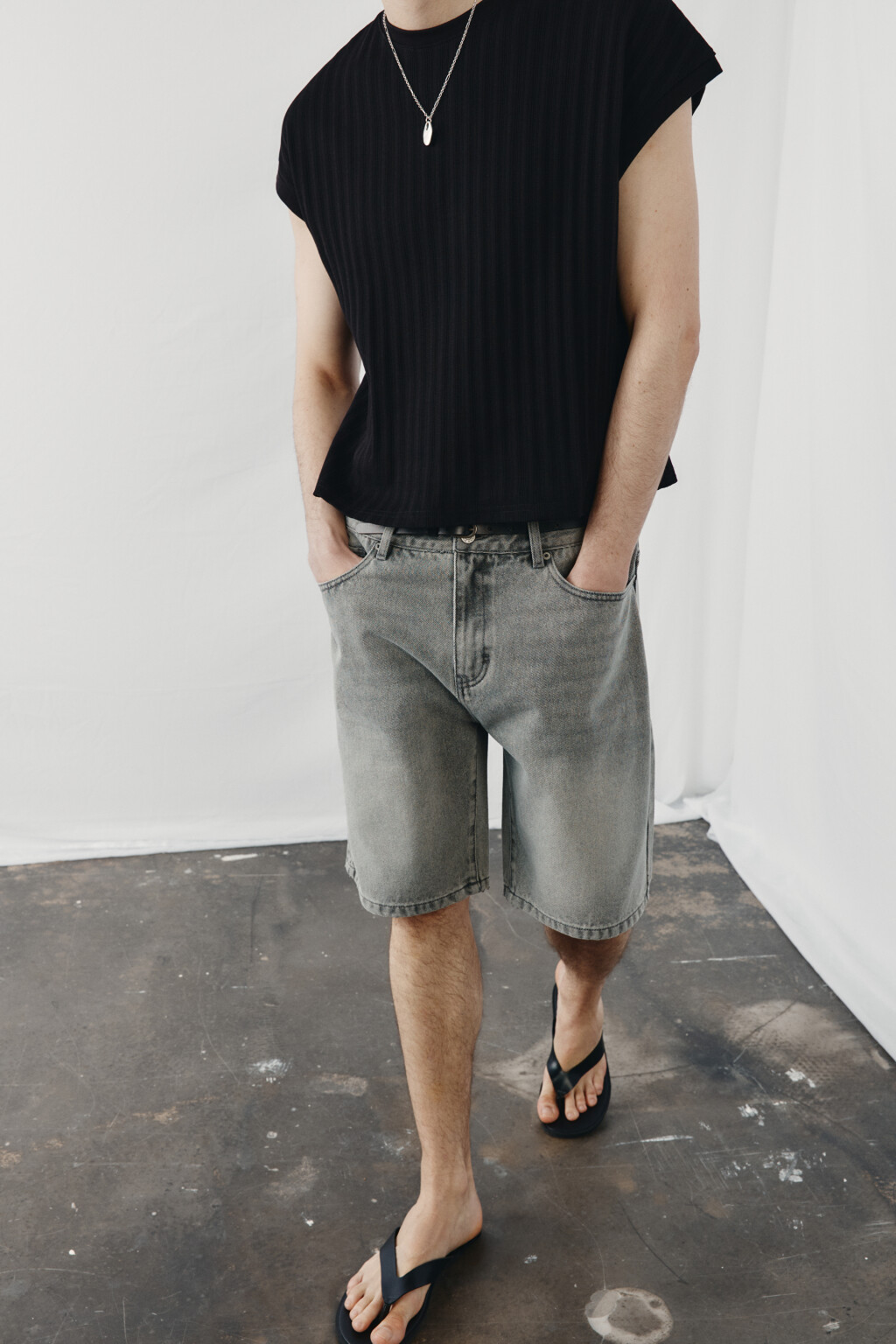 Майка-топ в рубчик приталенная - цвет черный - 2