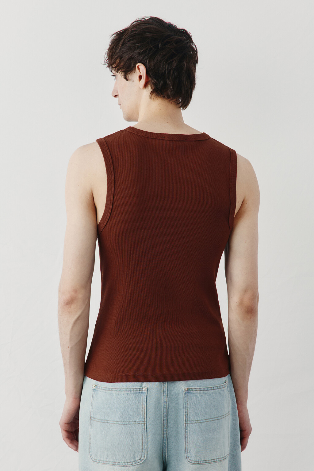 Майка хлопковая приталенная на пуговицах в рубчик - цвет коричневый - 3