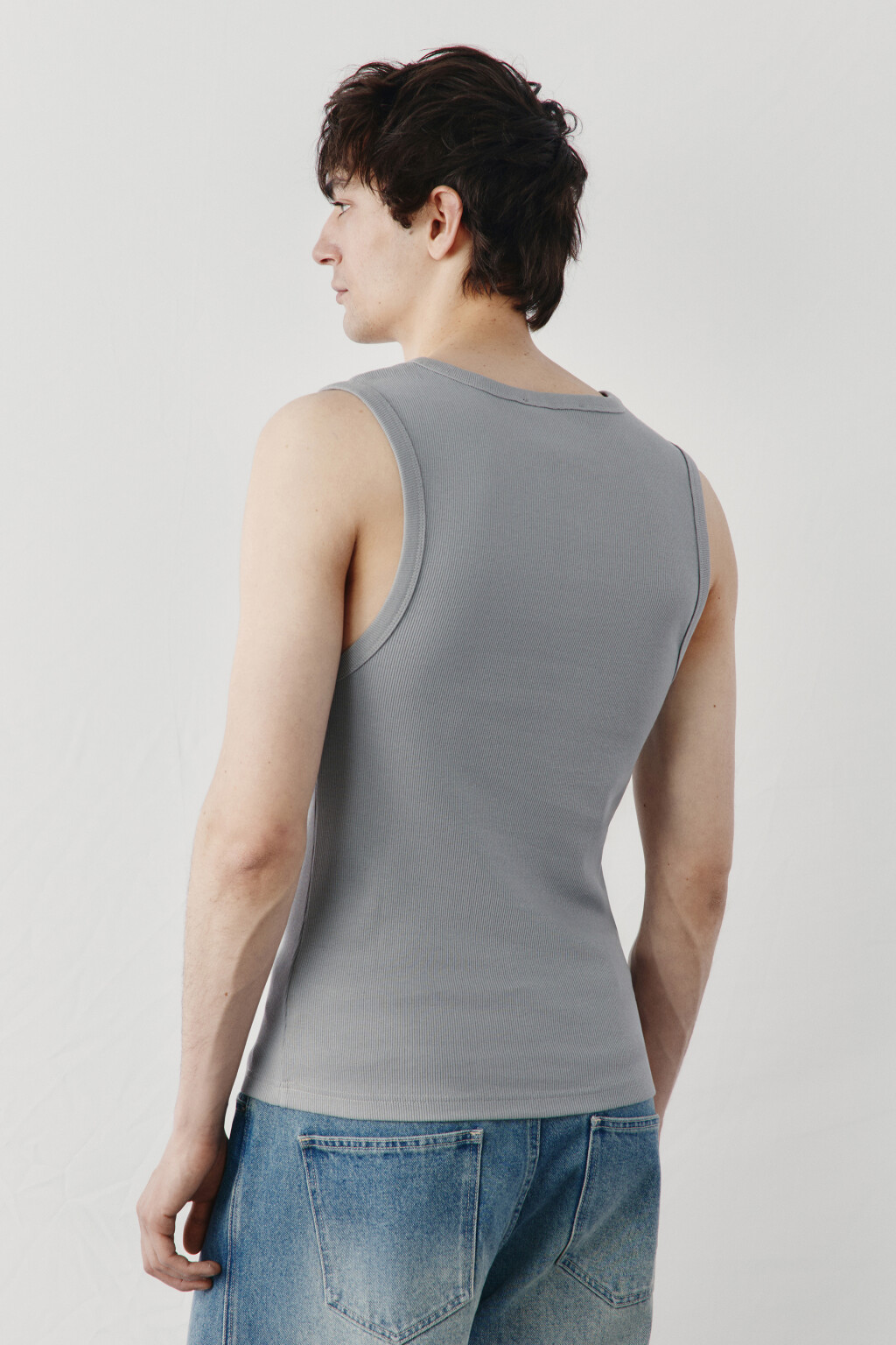 Майка хлопковая приталенная на пуговицах в рубчик - цвет серый - 2