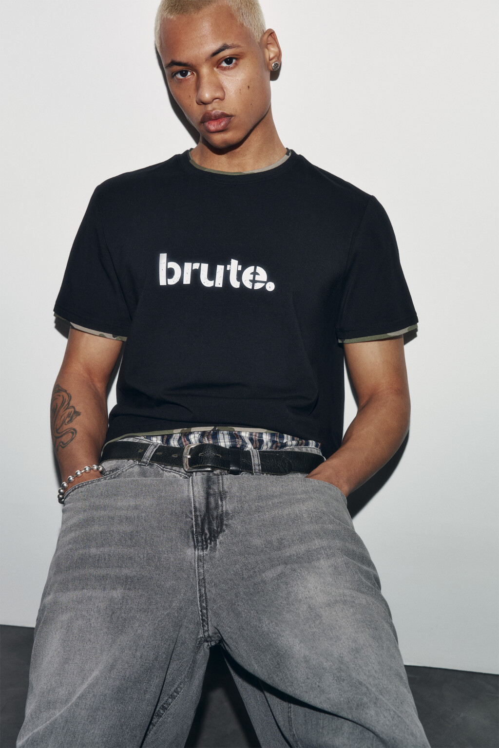 Футболка хлопковая облегающая с принтом и кантом - цвет черный - 1