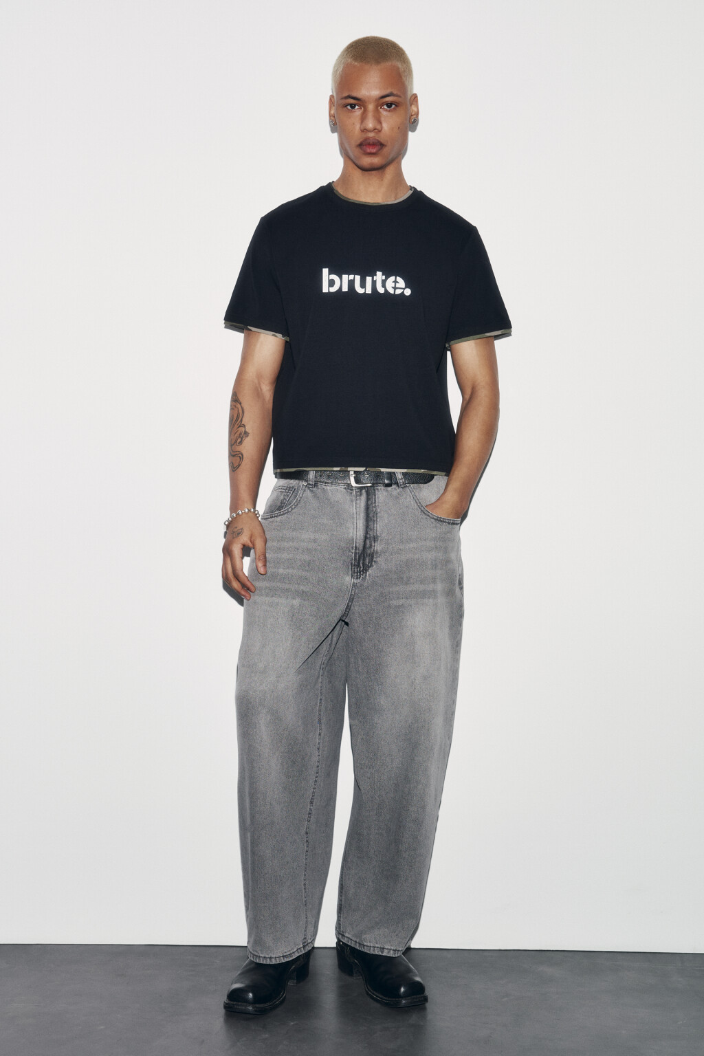 Футболка хлопковая облегающая с принтом и кантом - цвет черный - 4