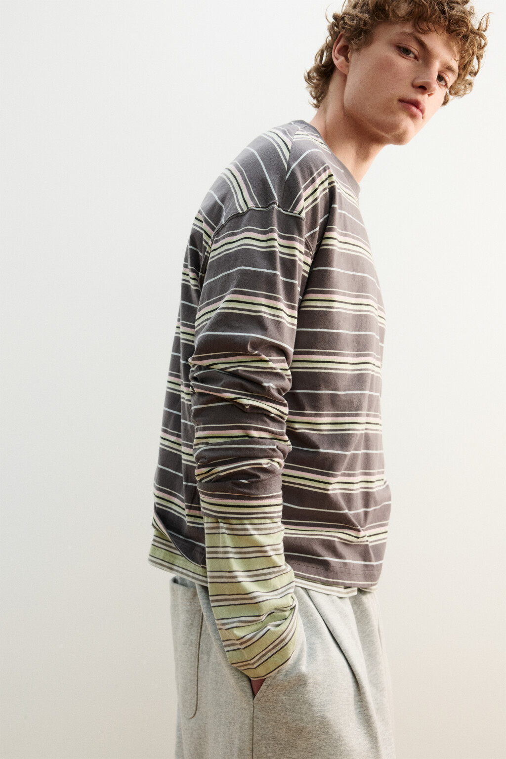 Лонгслив хлопковый прямой в полоску - цвет мультиколор - 2