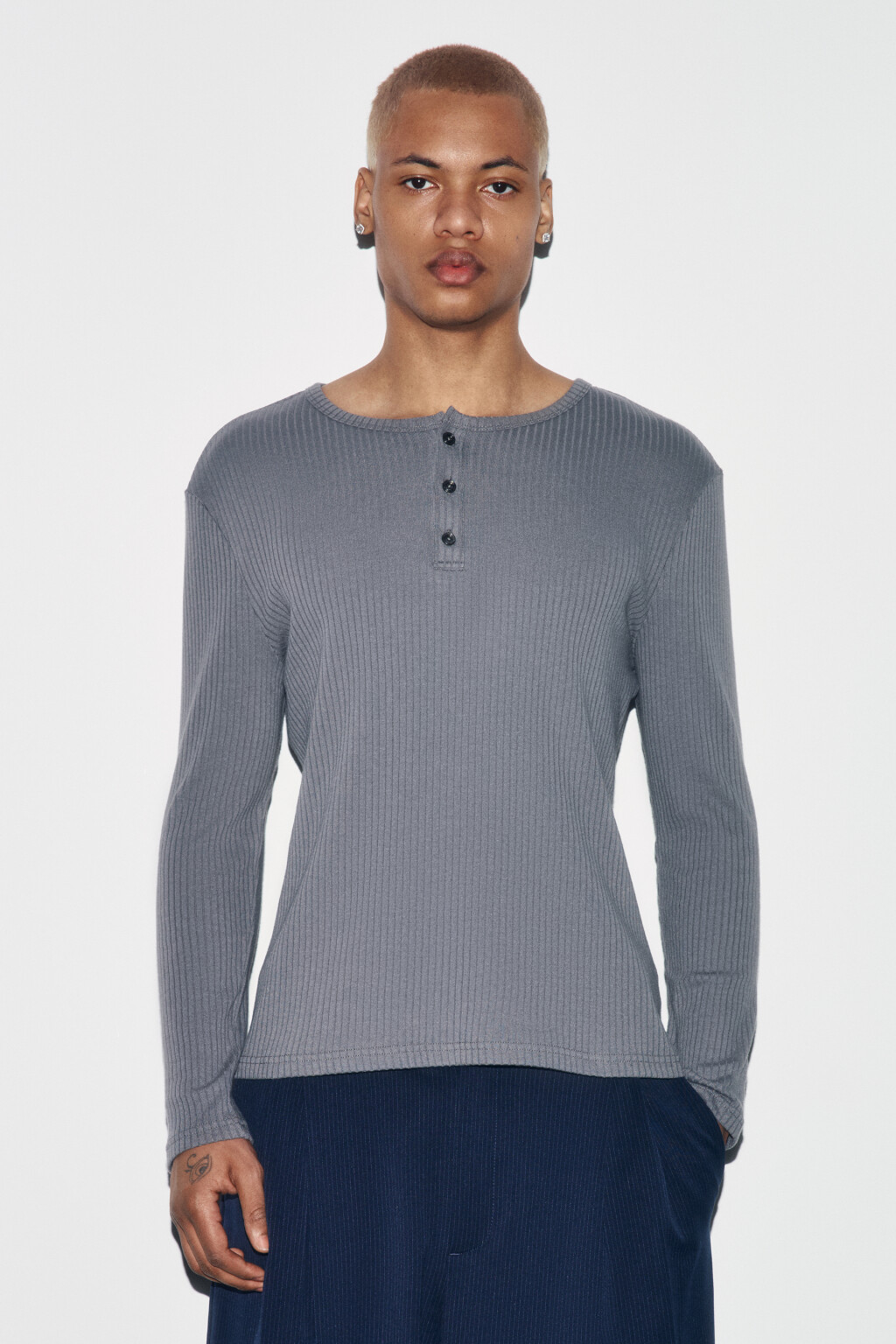 Лонгслив хенли облегающий в рубчик - цвет серый - 2