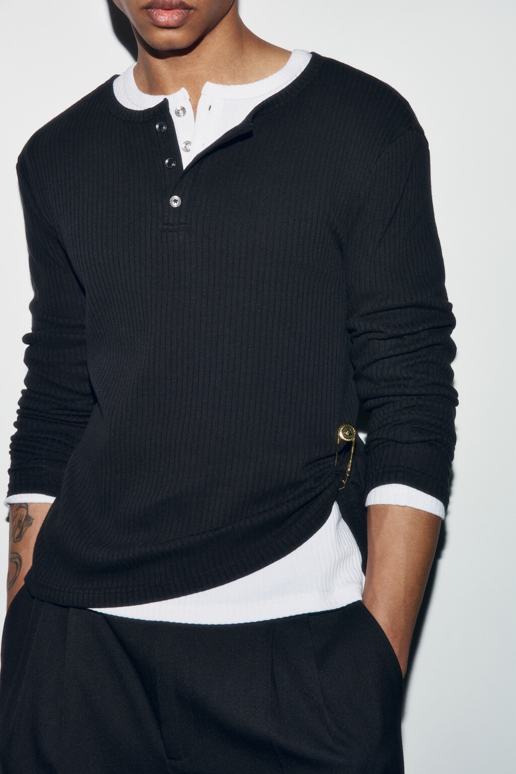 Лонгслив хенли облегающий в рубчик - цвет черный - 1