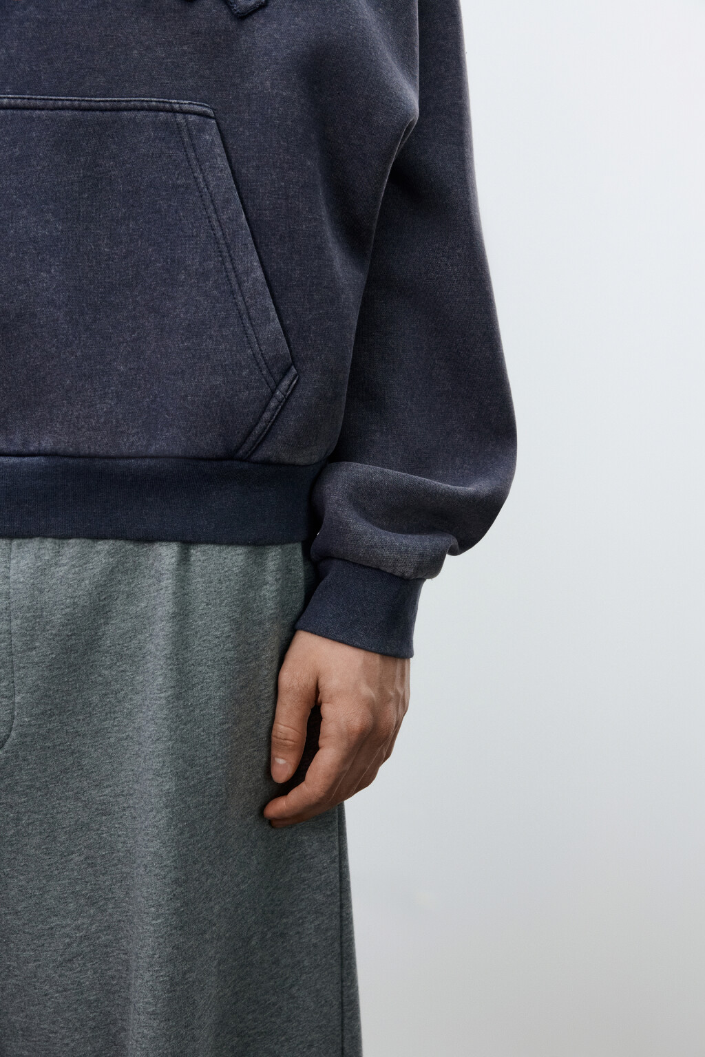 Худи из футера с капюшоном и вышивкой - цвет синий - 6