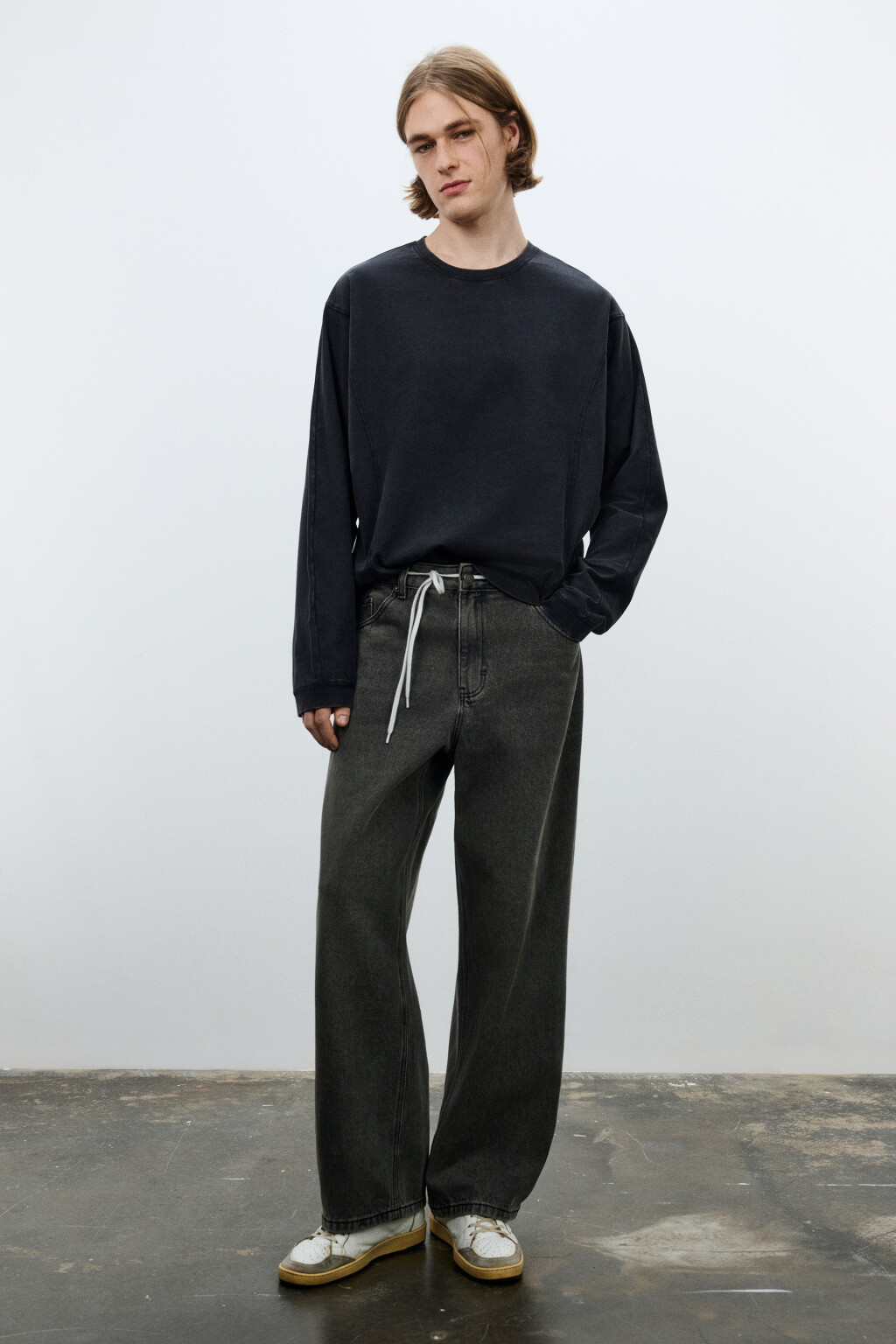 Лонгслив хлопковый с декоративными швами - цвет черный - 4