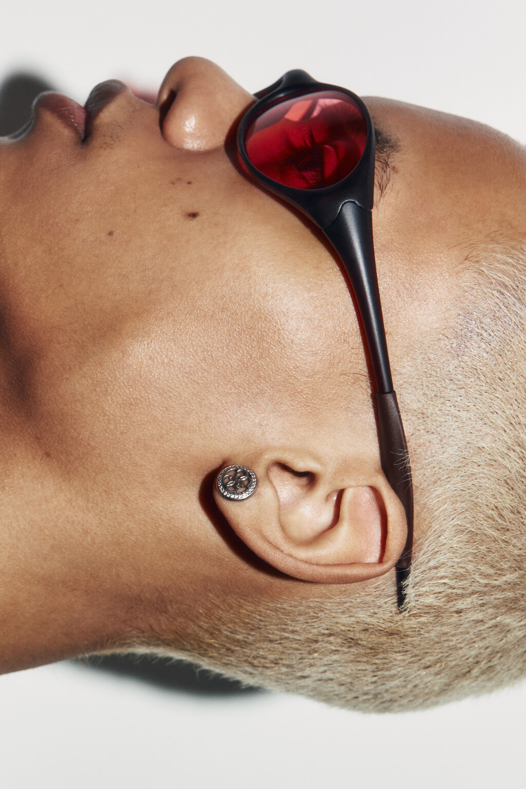 Очки солнцезащитные в тонкой овальной оправе - цвет розовый - 1