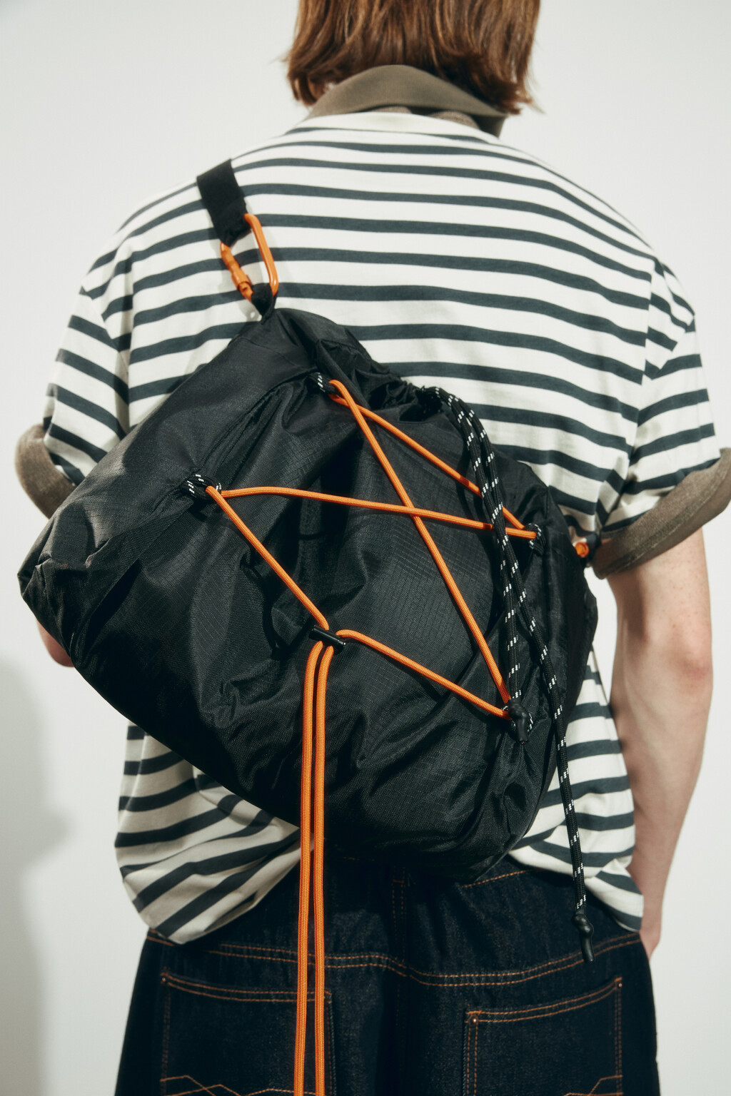 Сумка-кроссбоди спортивная со шнуровкой - цвет черный - 1