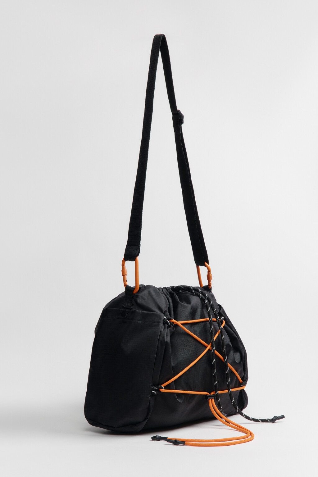 Сумка-кроссбоди спортивная со шнуровкой - цвет черный - 5