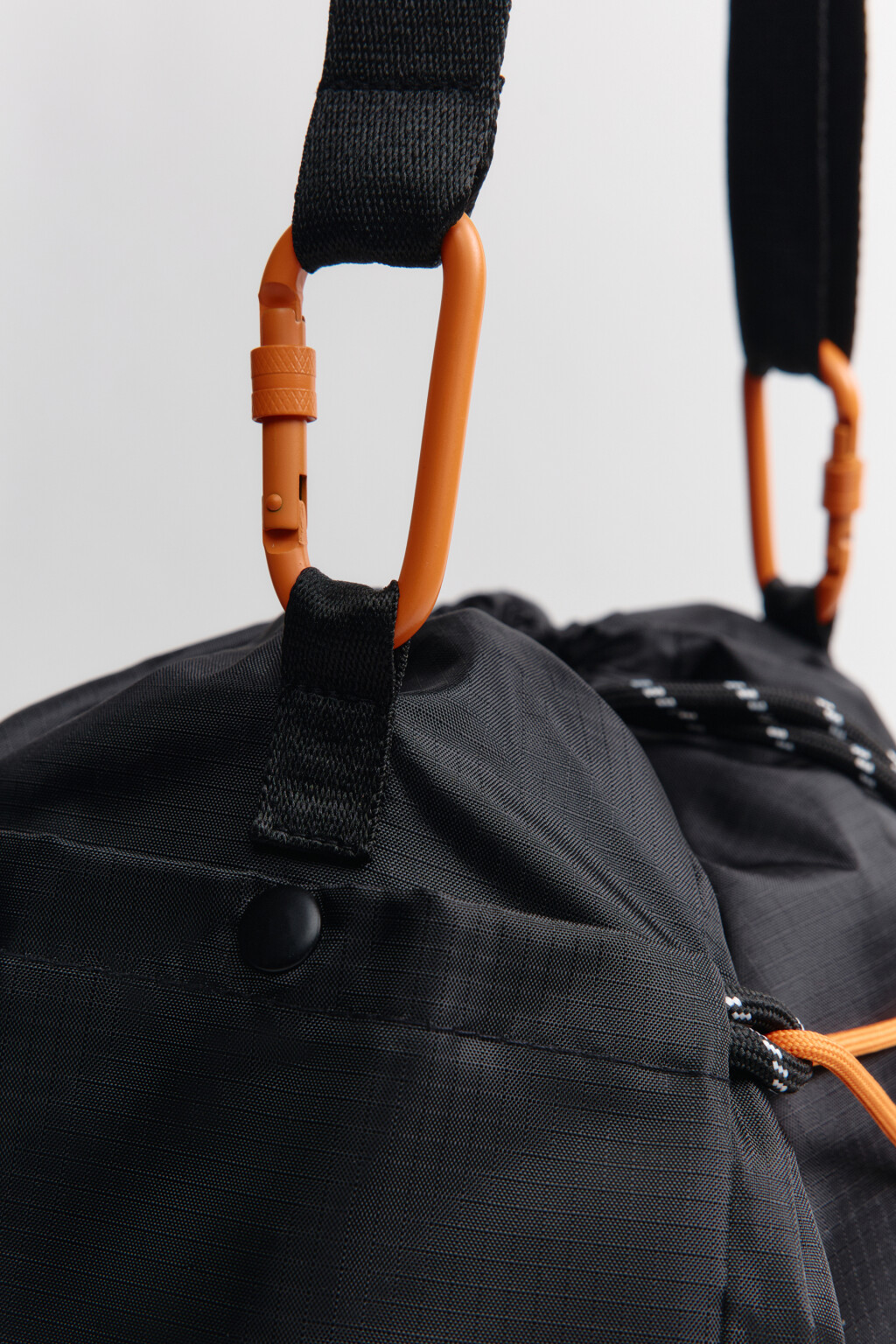 Сумка-кроссбоди спортивная со шнуровкой - цвет черный - 8