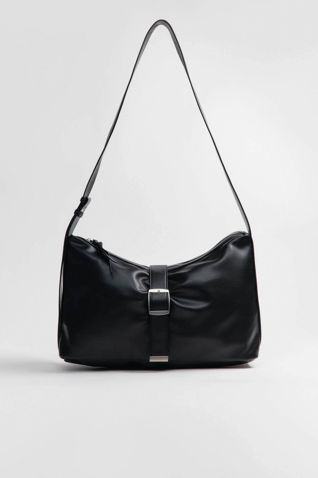 Сумка-кроссбоди с кожаной фактурой - цвет черный - 4